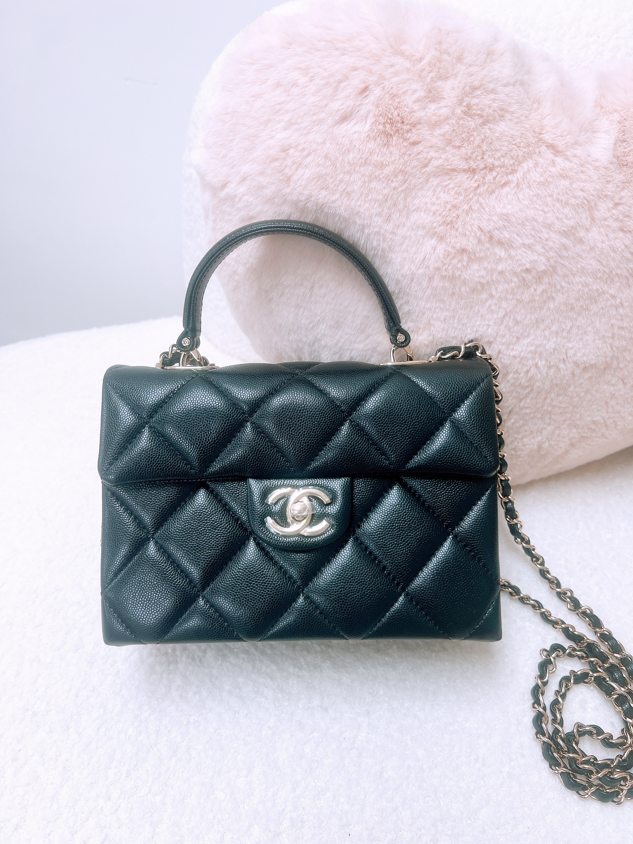 Chanel handle flap 21cm (black caviar/ GHW)