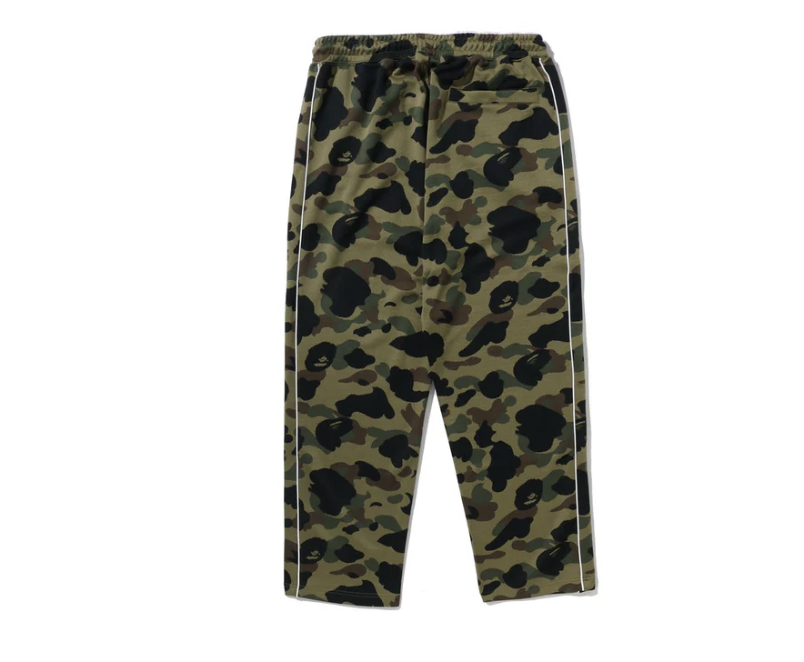 【BAPE男生】0228 發售 寬版 1ST CAMO A BATHING APE LOGO RELAXED FIT TRACK SWEATPANTS