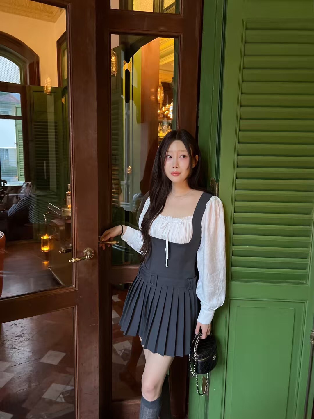 假兩件拼接百褶短洋裝