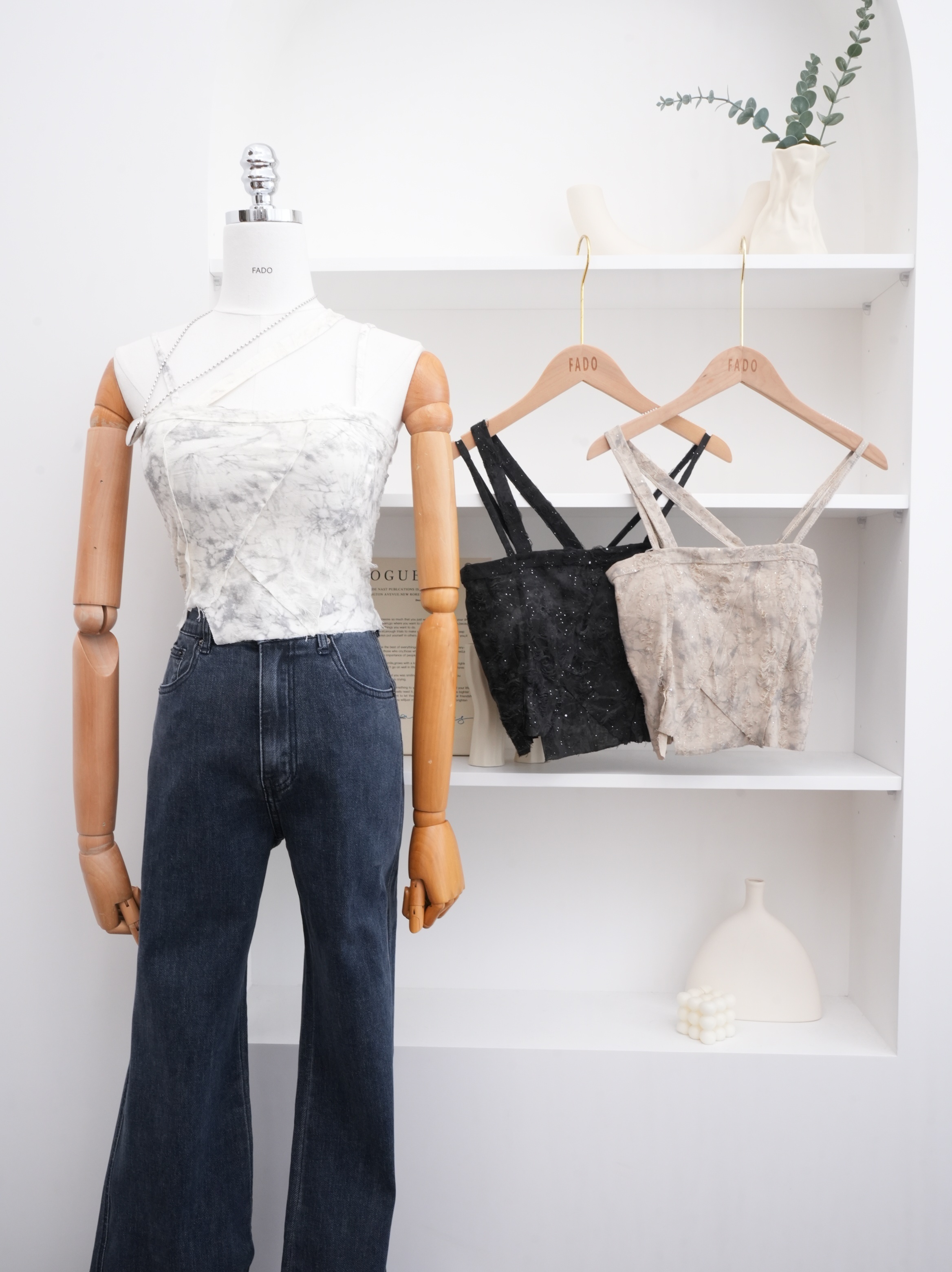 法朵Fado shop｜暈染造型斜肩美背後鬆緊背心 5265003 三色{內襯杯墊}