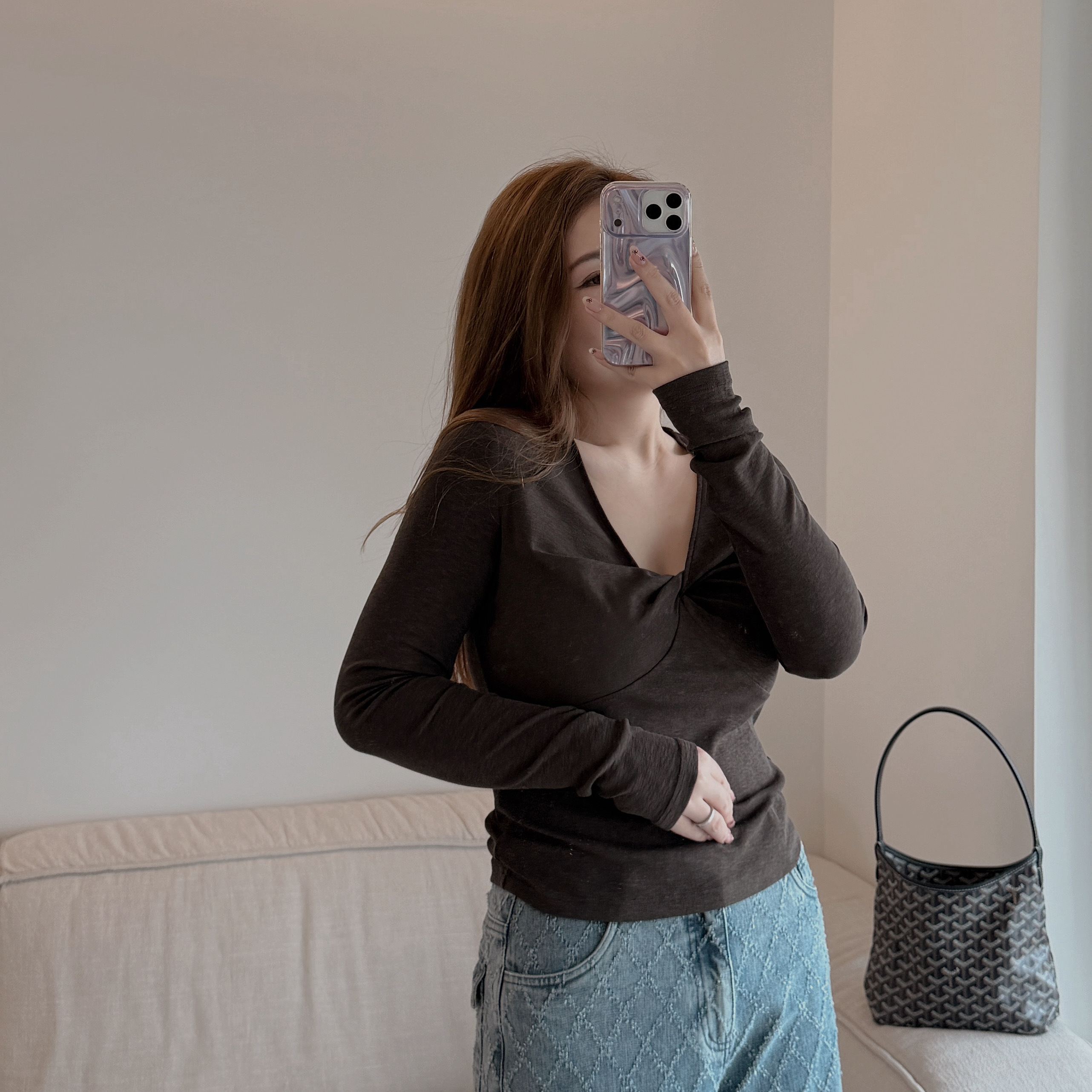 現貨 7387 茶黑微V扭結上衣