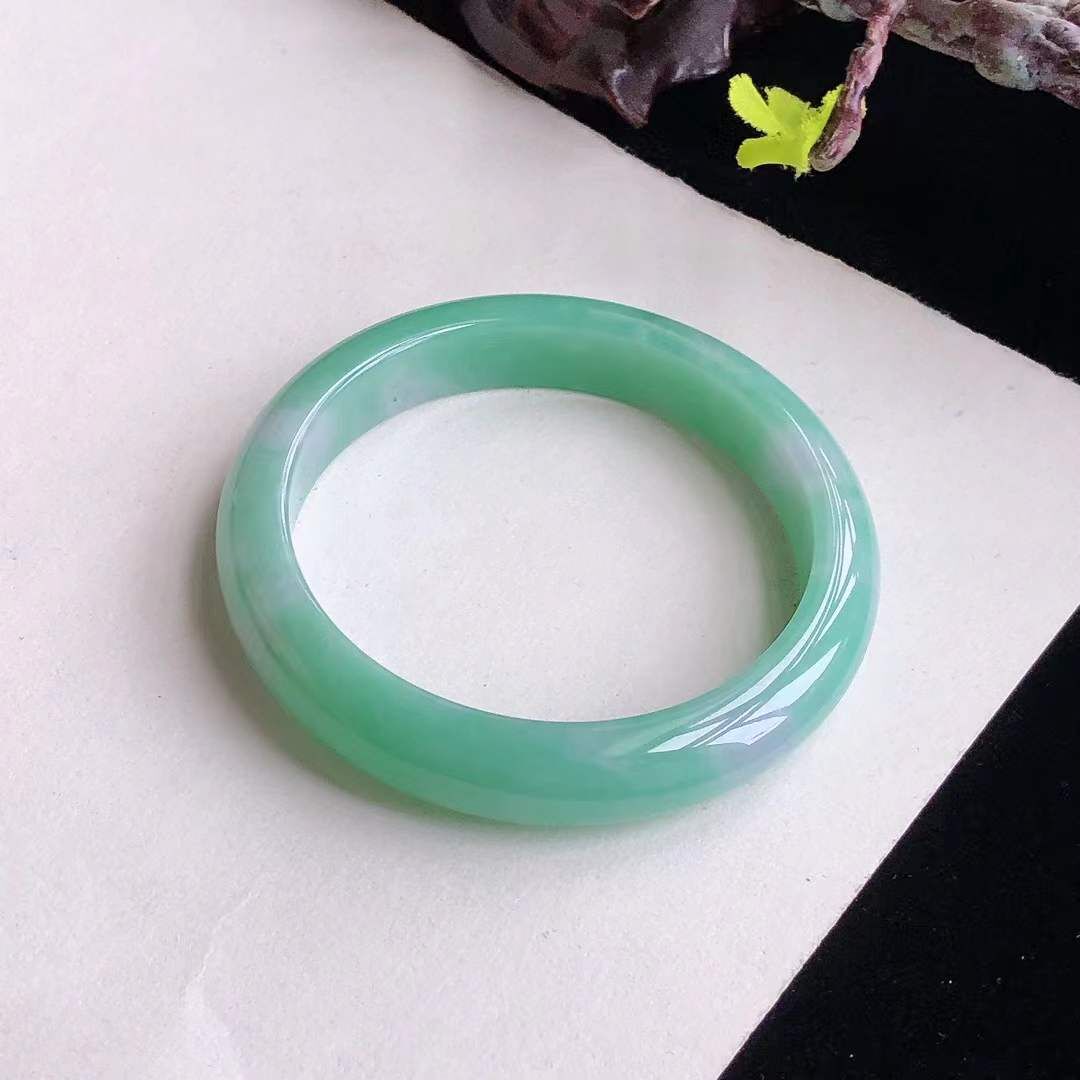 1292672 61.4mm翡翠冰糯飄綠正圈手鐲 (60-62)