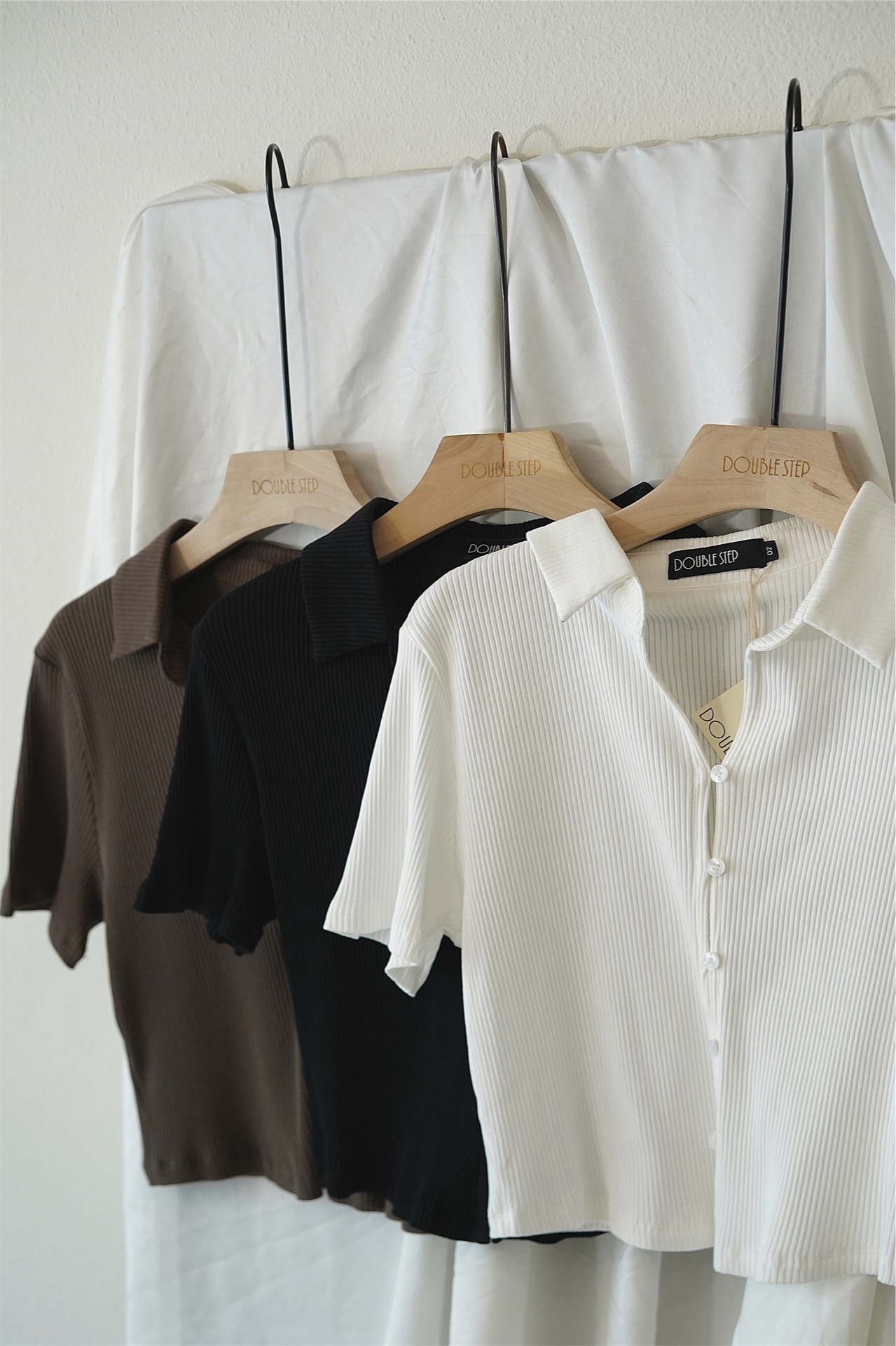 顯瘦！反領短裝扣鈕上衣 - BL61920