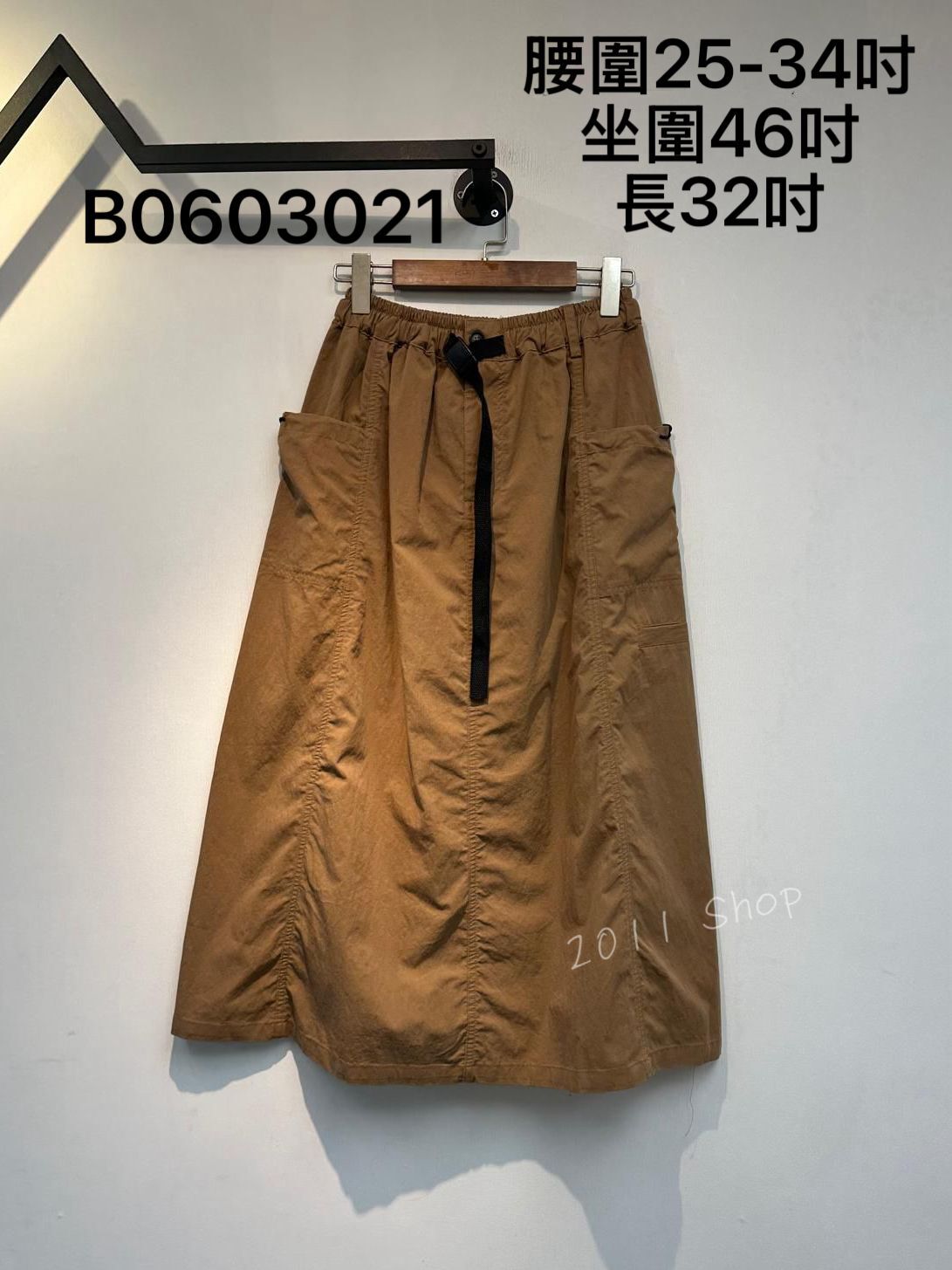 出口日本束腰工裝長裙  腰圍25-34吋 坐圍46吋 長32吋  B0603021