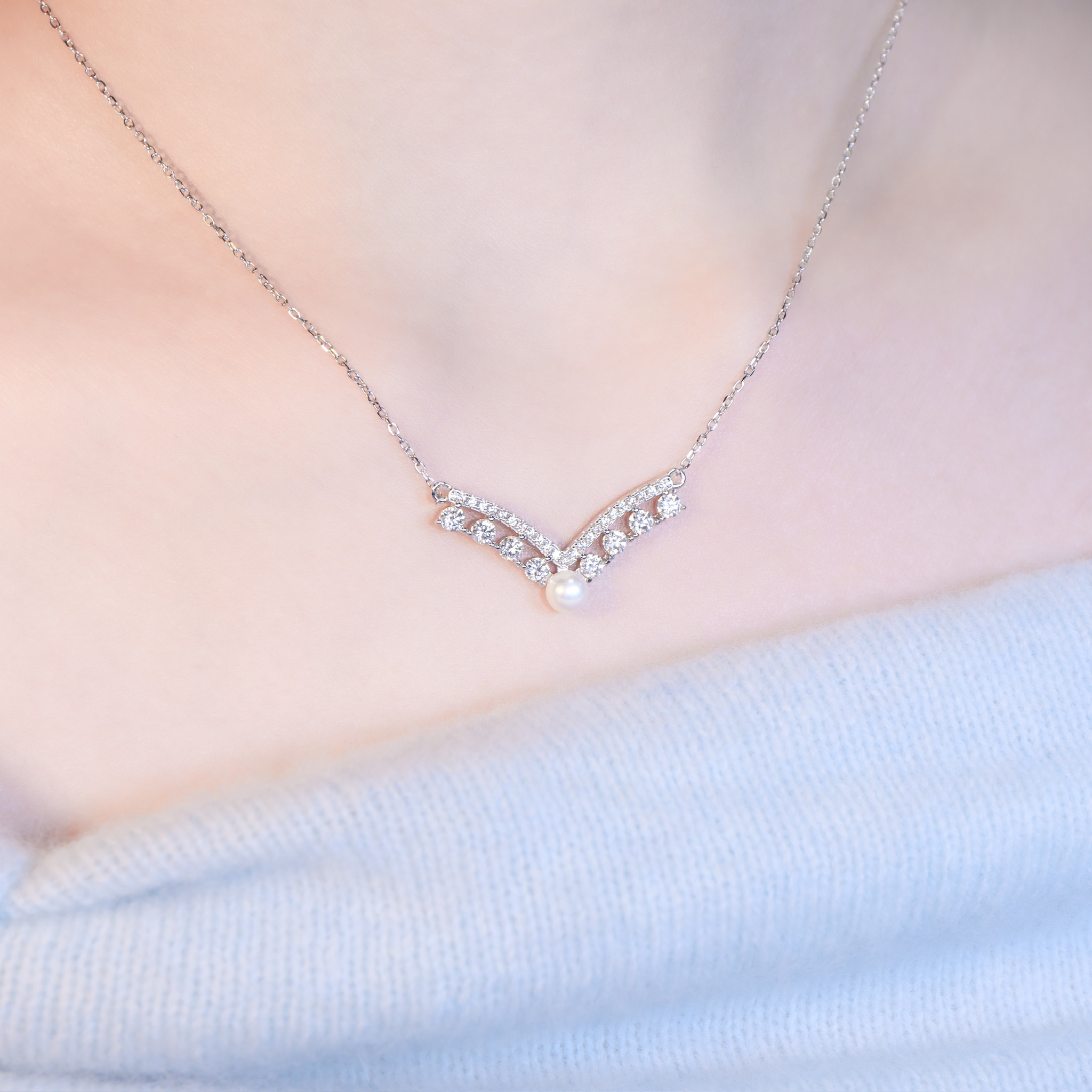 | 925純銀・厚鍍白金・莫桑石・珍珠 | 鑽光珍惜每刻項鍊 | NE1613 |