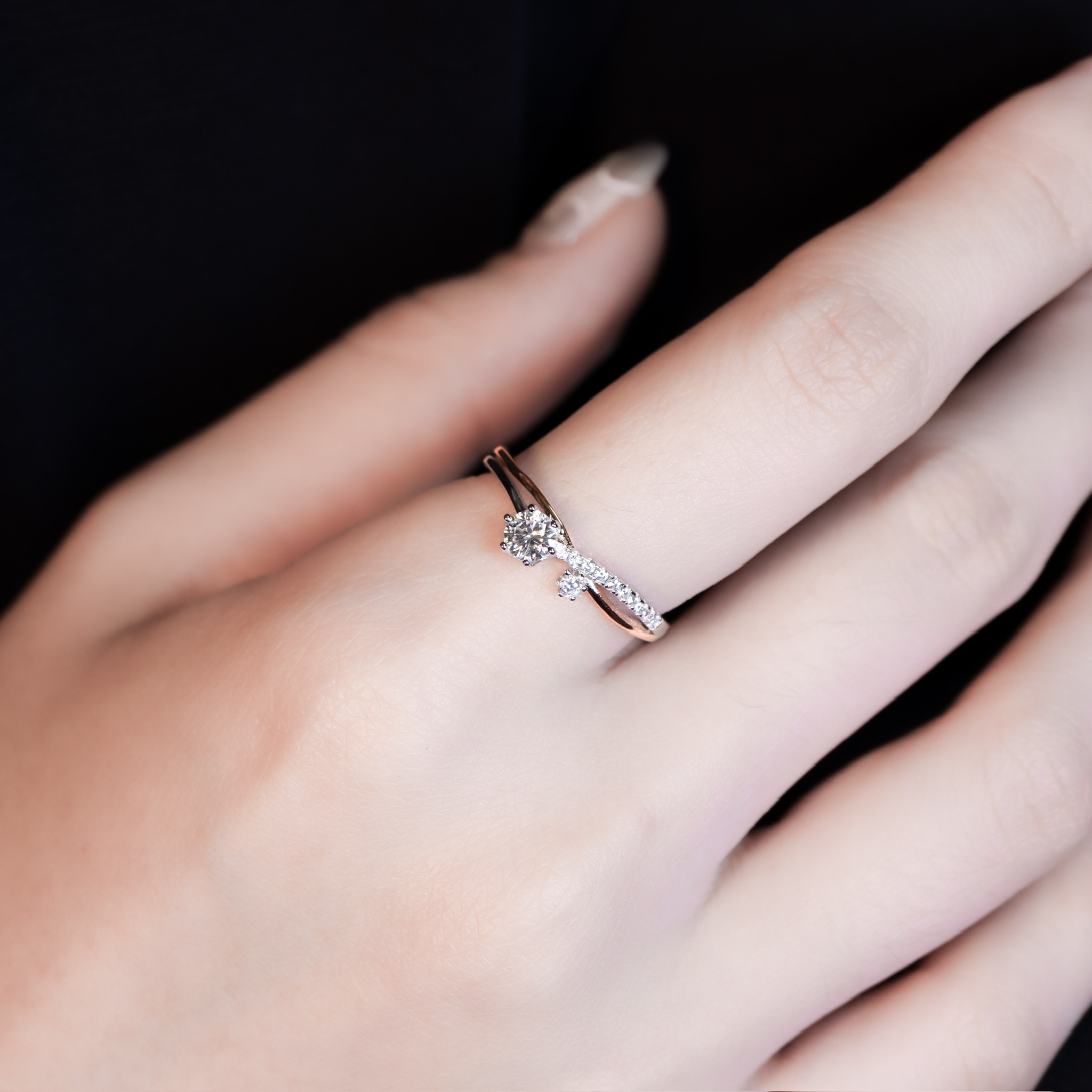 | 925純銀・厚鍍白金・ 厚鍍玫瑰金・莫桑石 | 鑽光邂逅星辰戒指 | RI1060 |