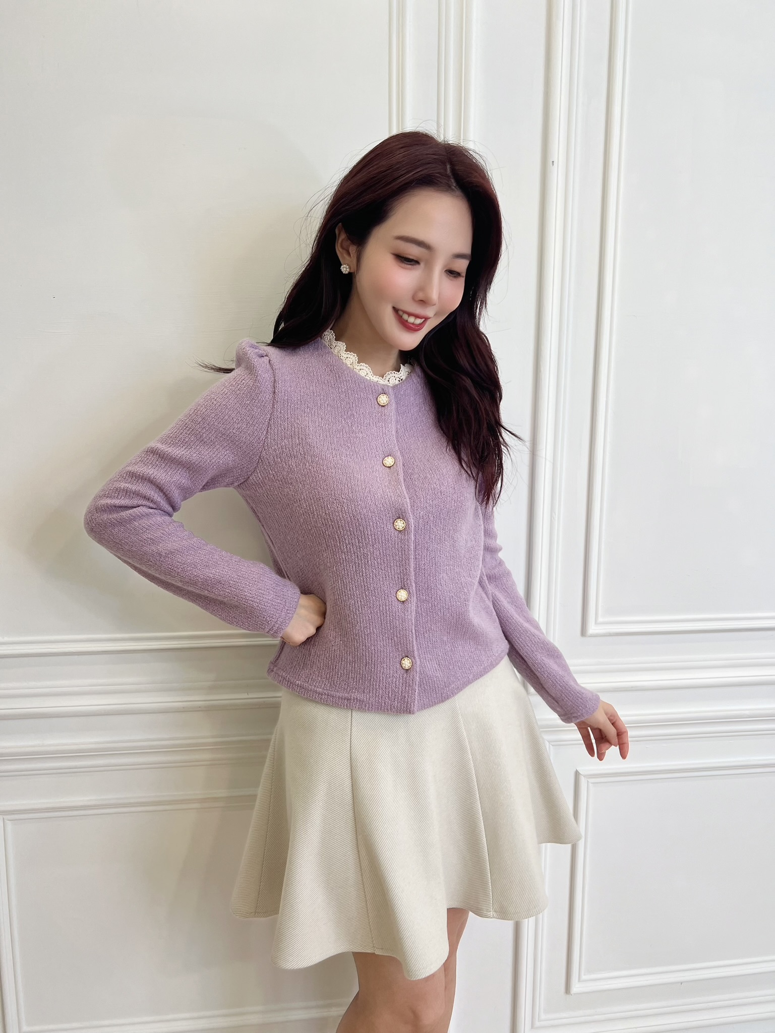 蕾絲領針織上衣