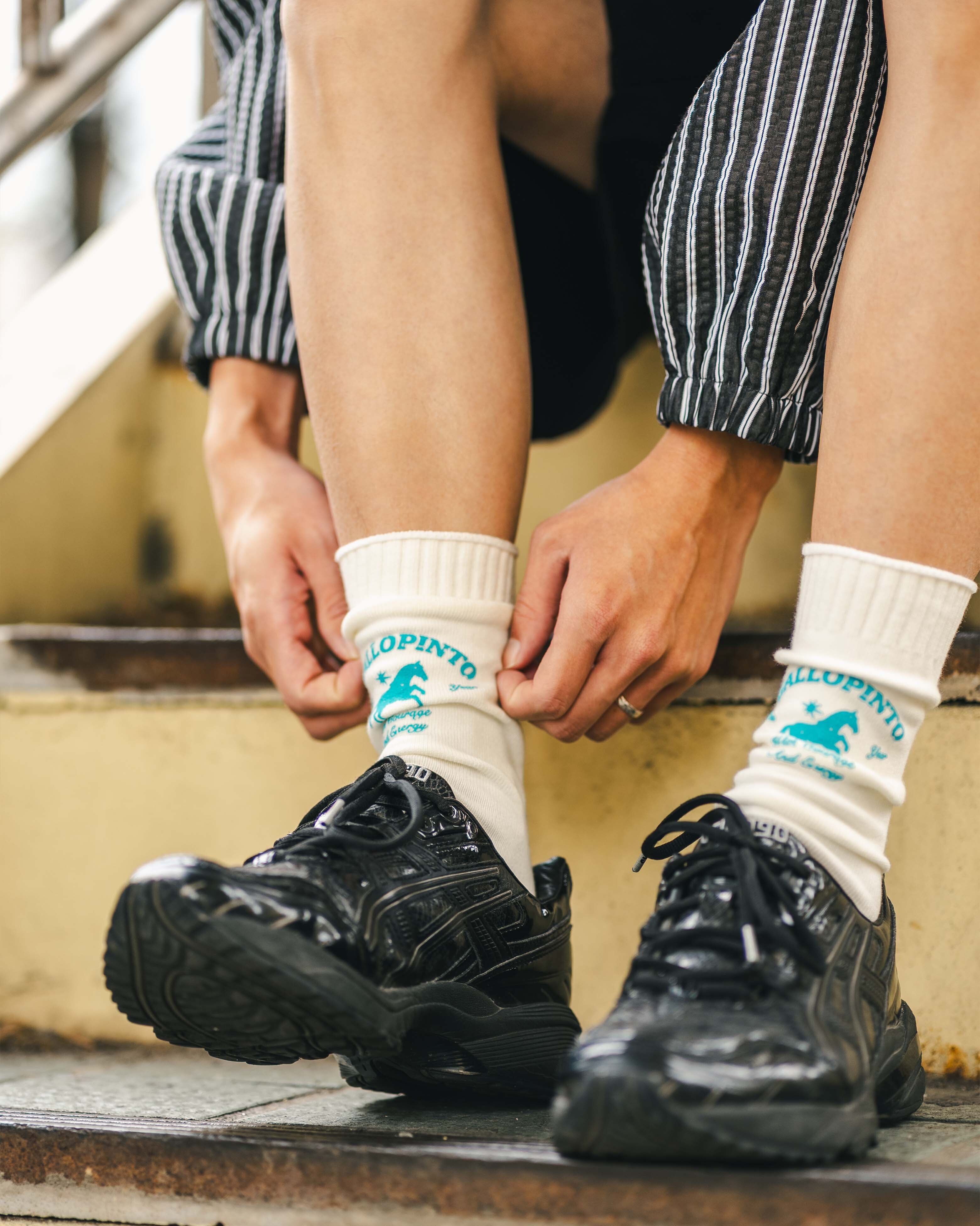 FAAM Gallop Crew Socks - 馬匹圖案針織高筒襪