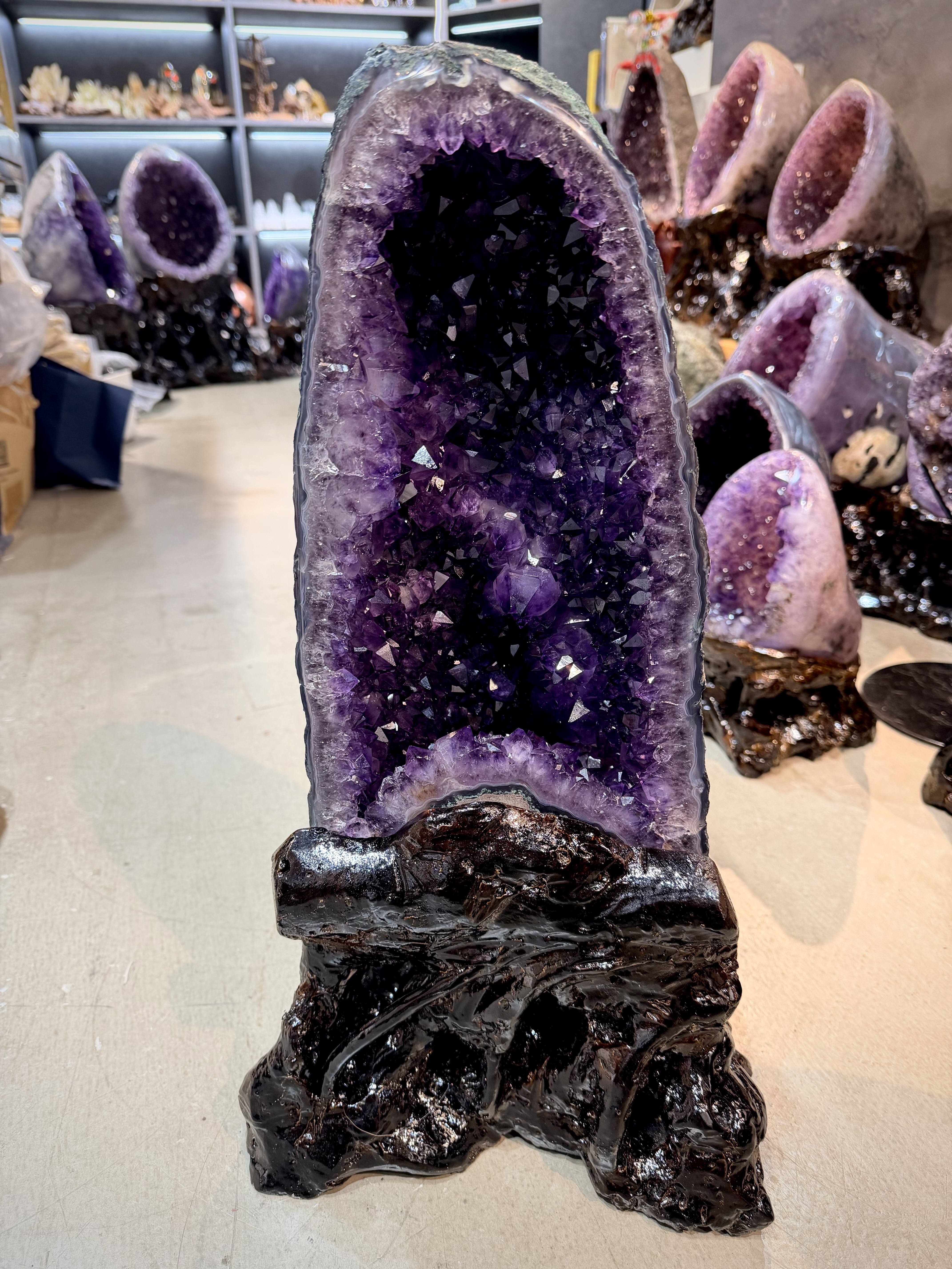 天花板紫水晶直身洞7024