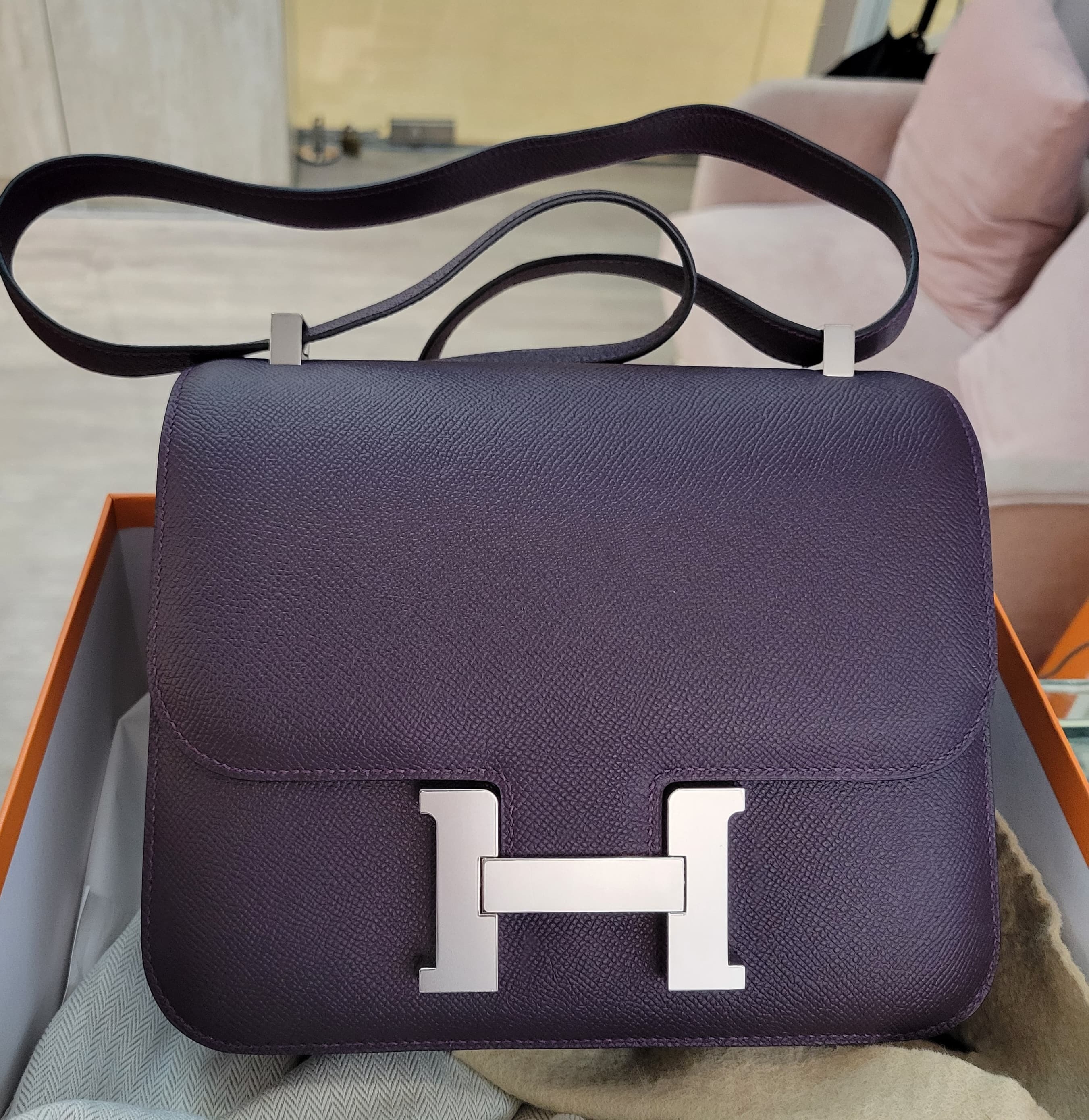 99%New/UNUSED Constance 24 Raisin CK 葡萄紫銀扣