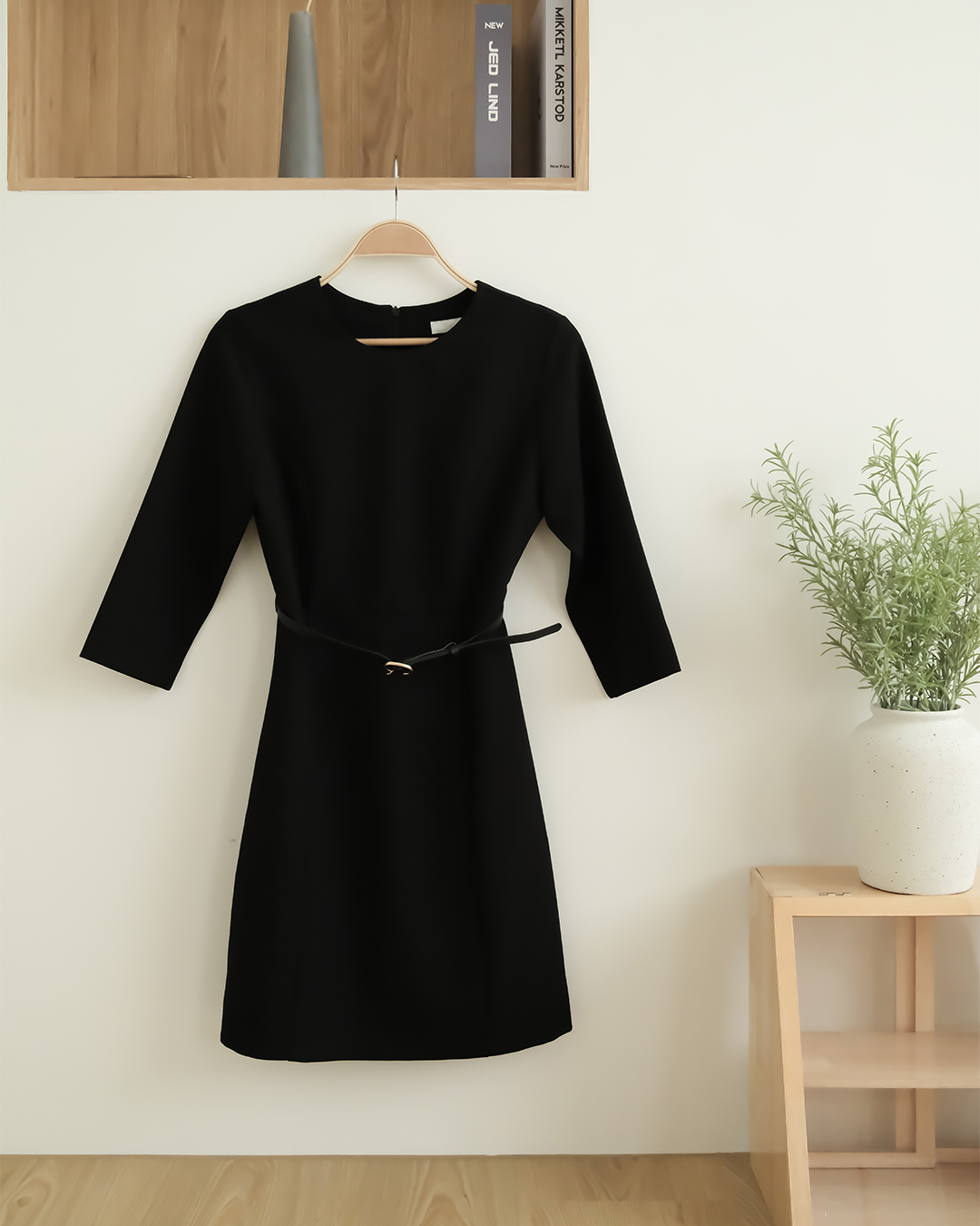 Selene質感七分袖壓線洋裝(附霧金釦皮帶)  ( 1 colors )