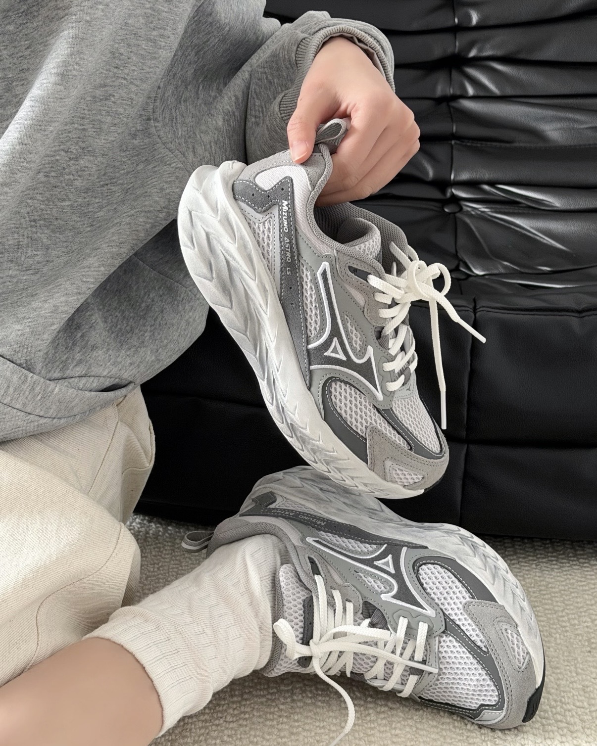 MIZUNO ASTRO LS 淺灰 灰白 灰色 低飽和 復古 增高 厚底 緩震 男女鞋 D1GH252106 / 預購