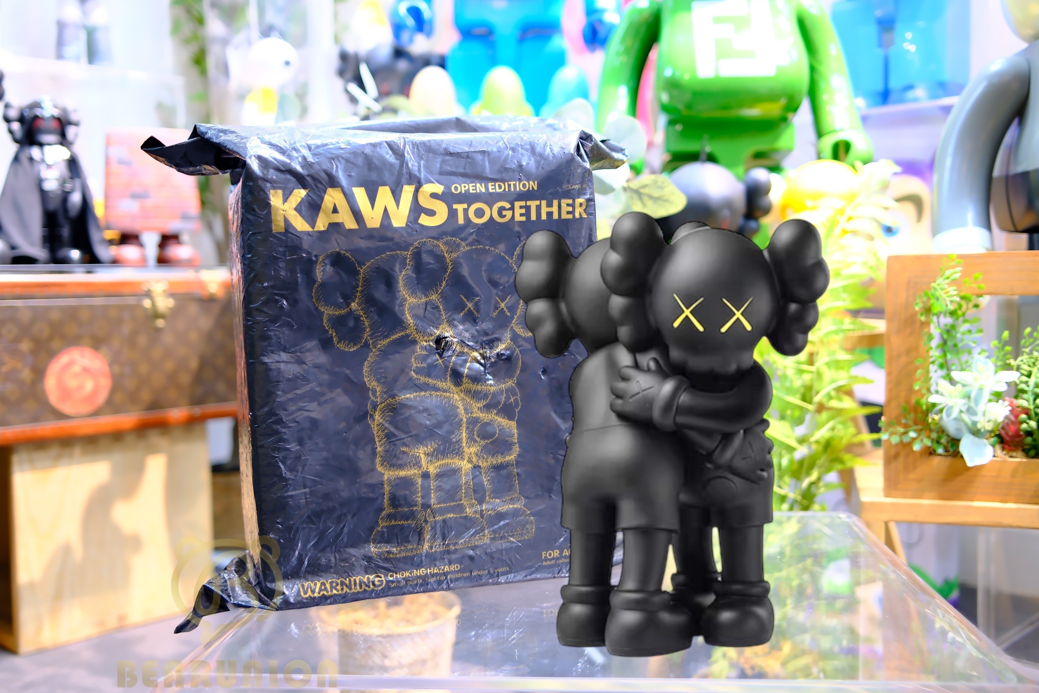 🥇現貨🥇KAWS Together Vinyl Figure Black
