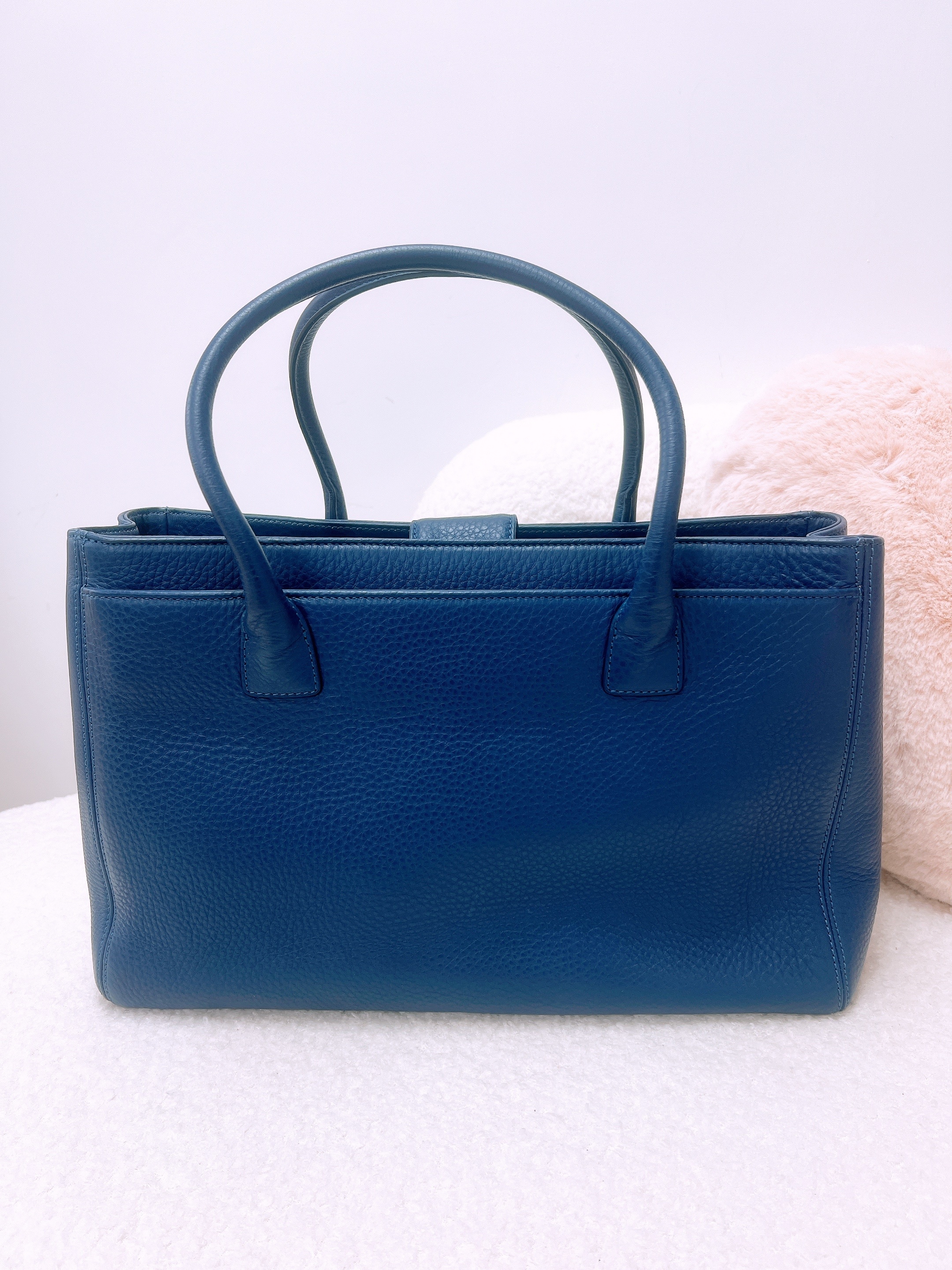 Chanel executive tote navy