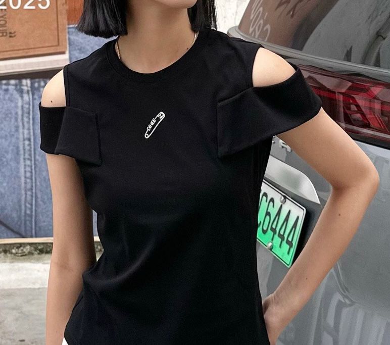 A45a D511023435 露肩短袖上衣 - 黑色