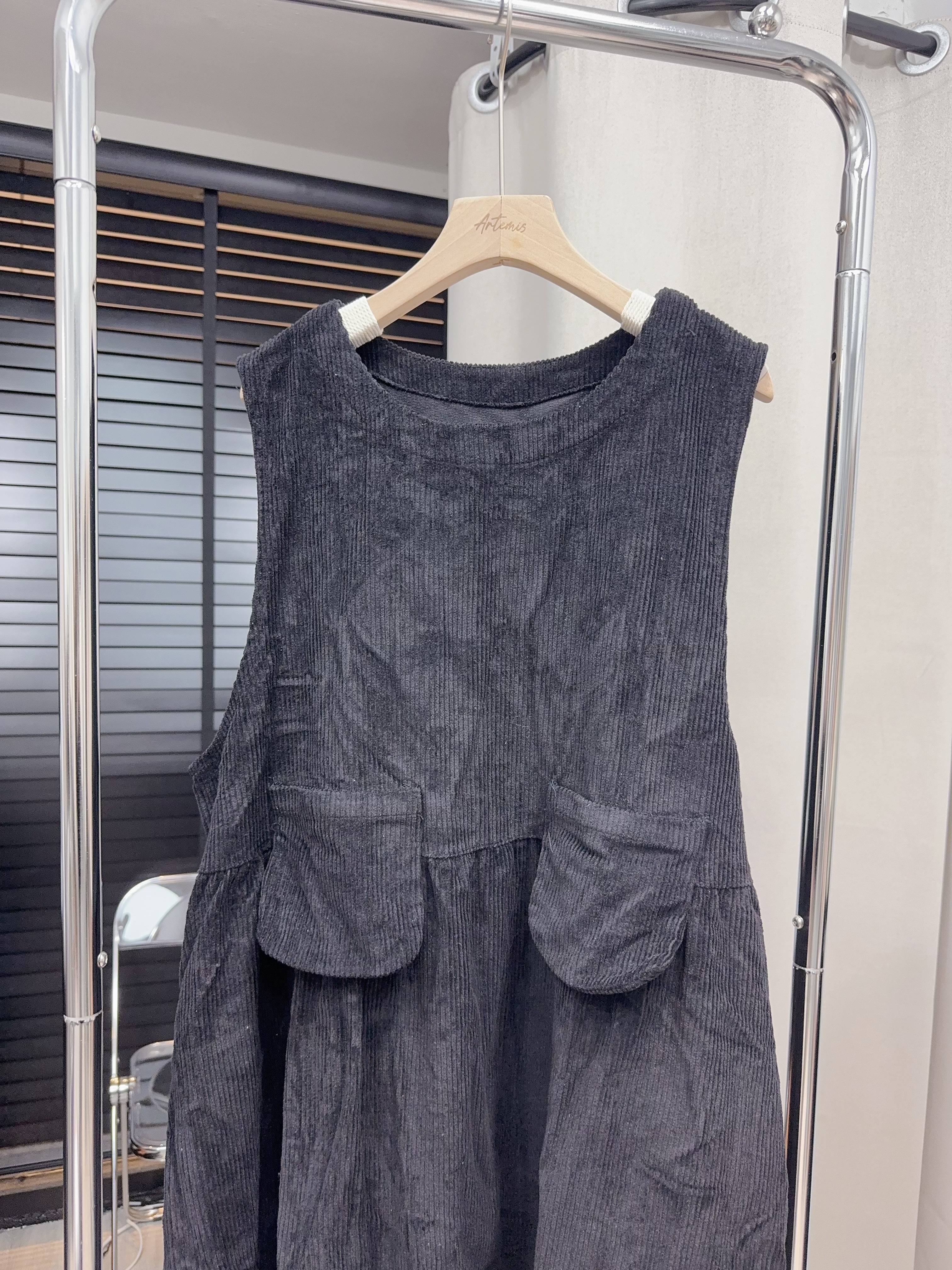 燈芯絨背心連身裙