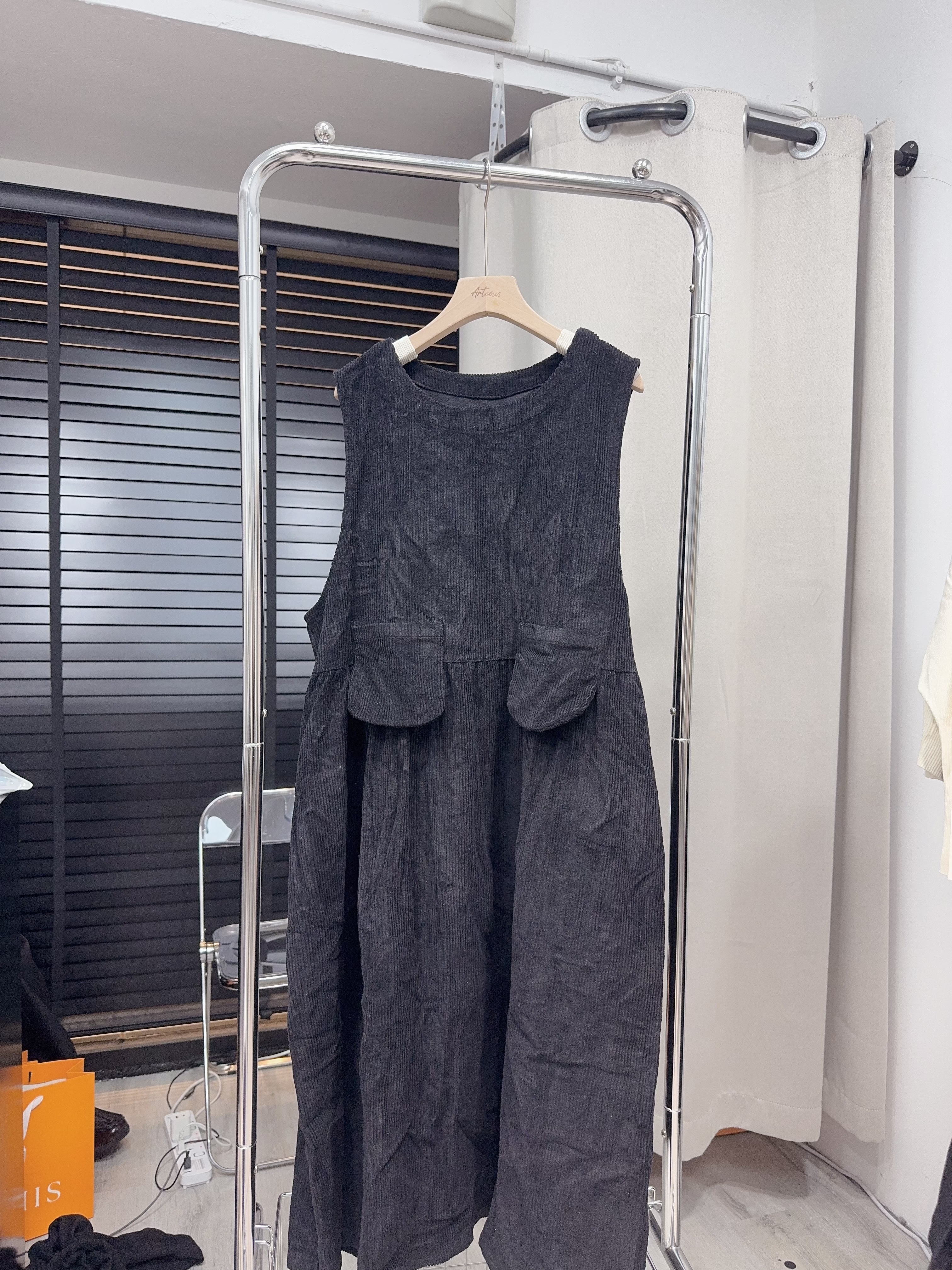 燈芯絨背心連身裙