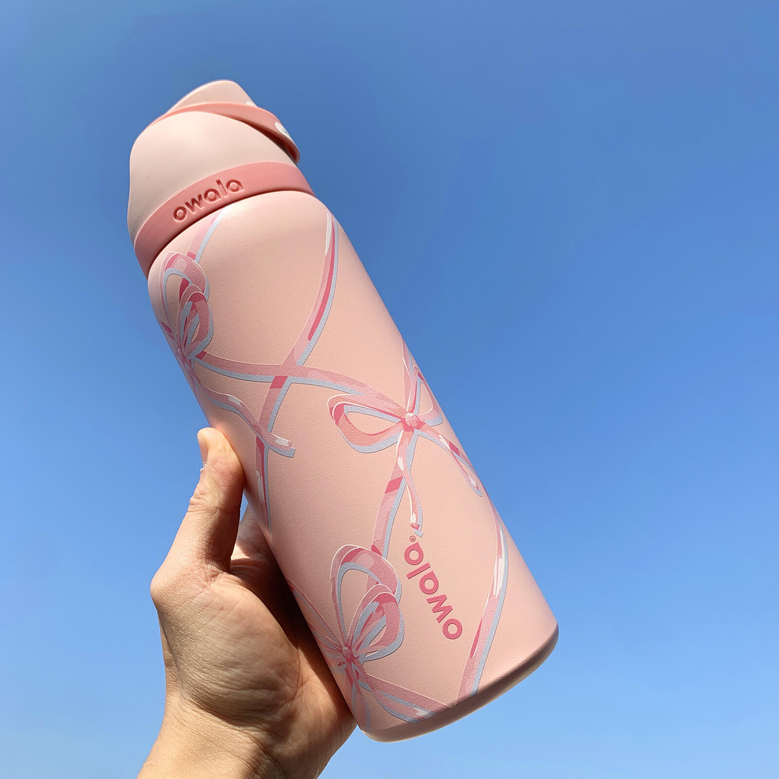 【預購】國外限定 Owala x UO 限量 聯名款 粉色 蝴蝶結 緞帶 水壺 吸管杯 手柄提把 保溫杯 945ml