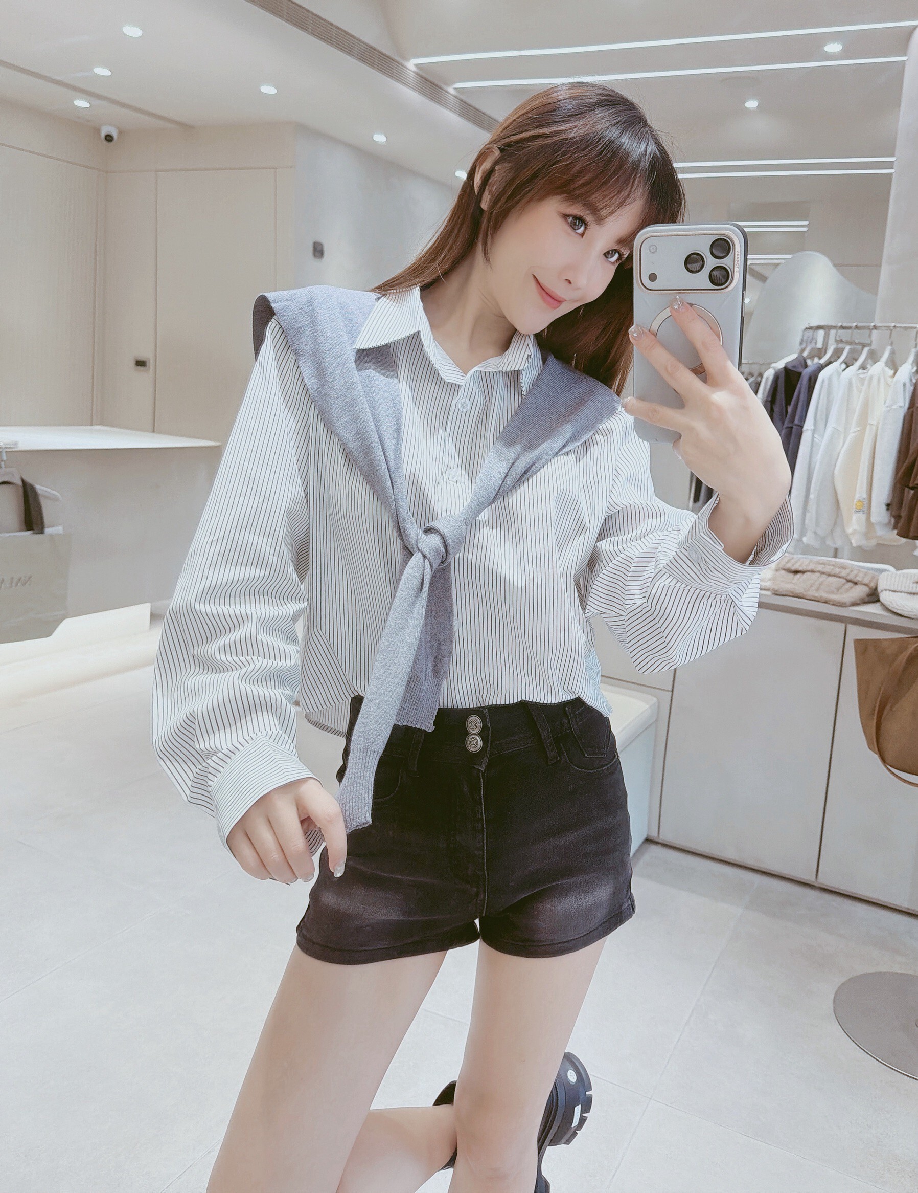 字母刺繡細條襯衫+針織披肩