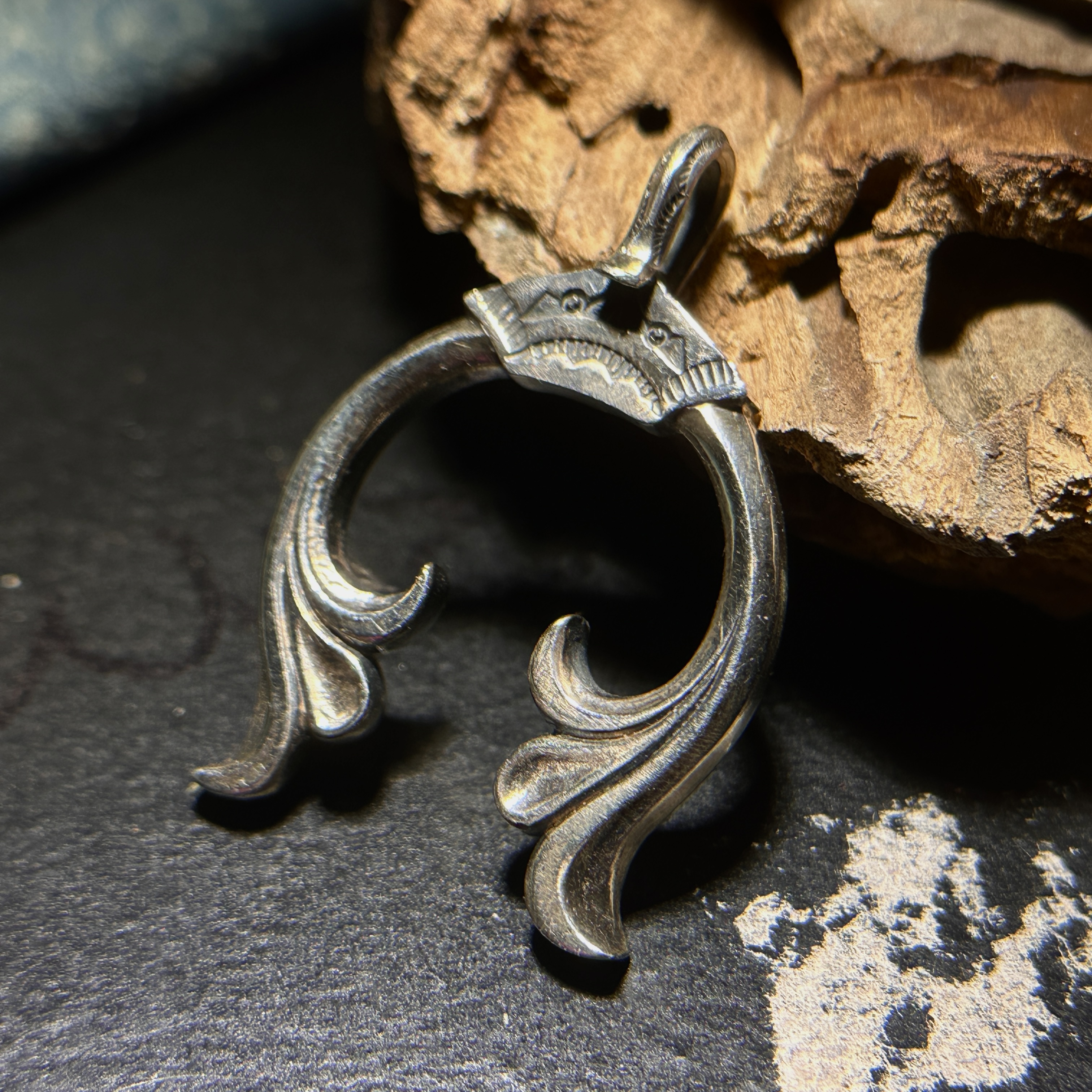 G_Smith-純銀百合花月牙吊墜