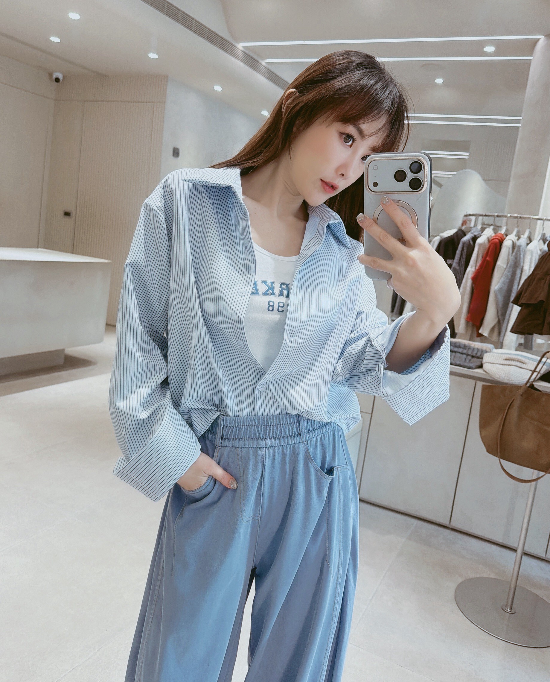 英文1998背心+細直條排釦襯衫