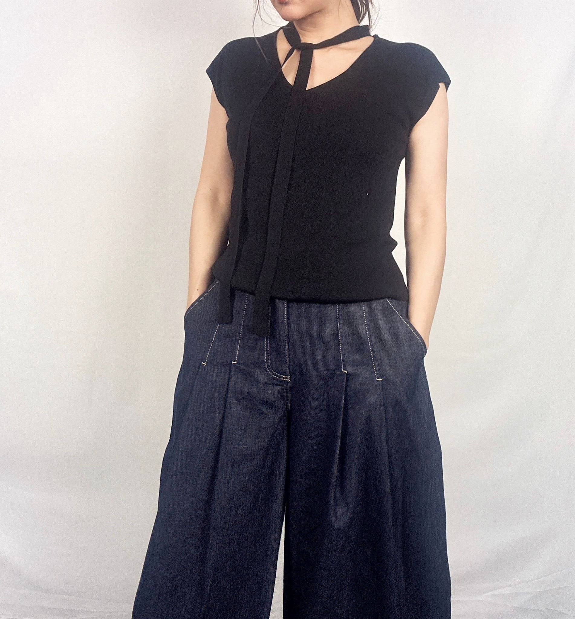 A31a 610628685 掛頸針織無袖上衣 - 黑色