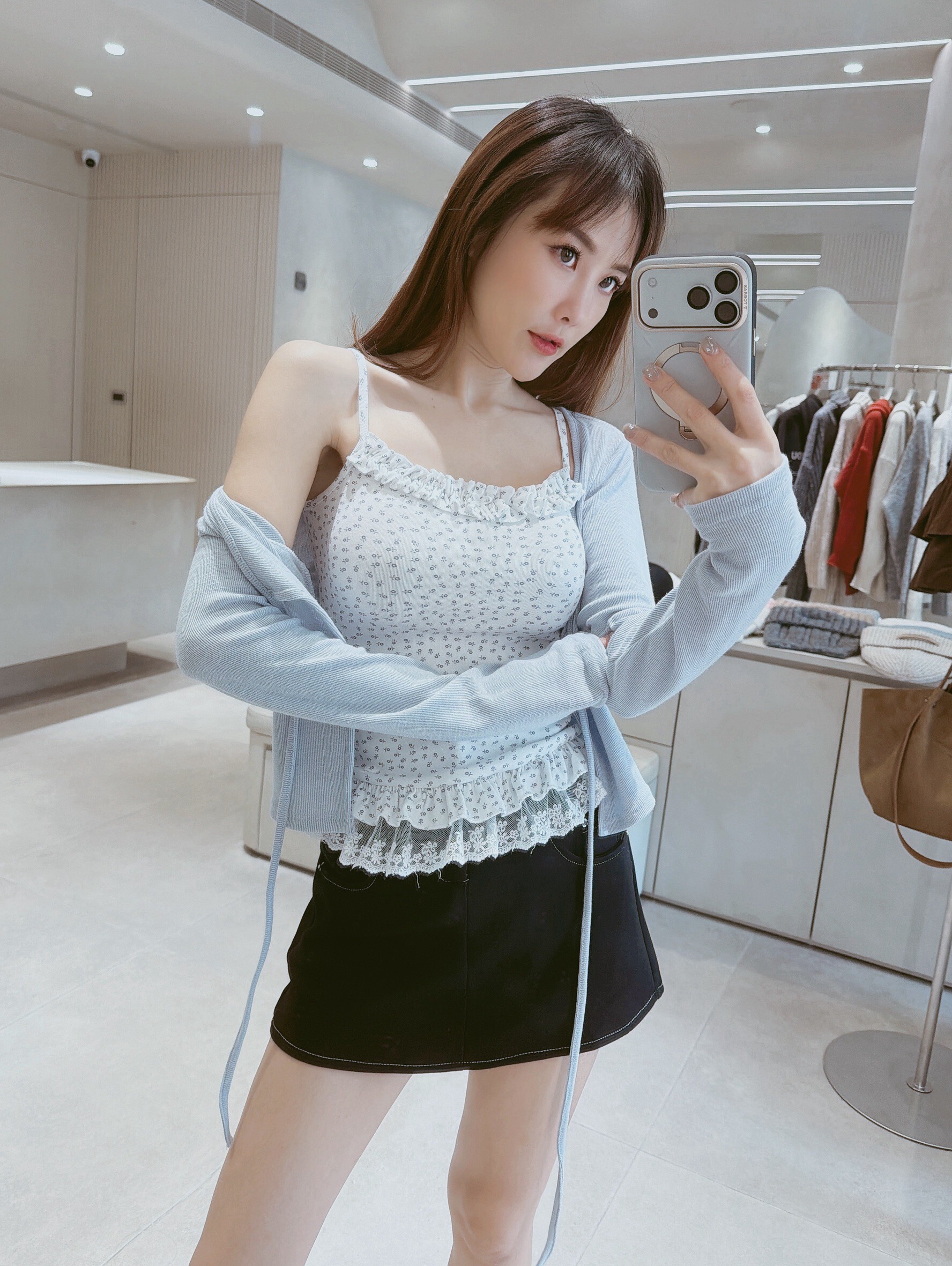 碎花抓皺背心+前綁小罩衫