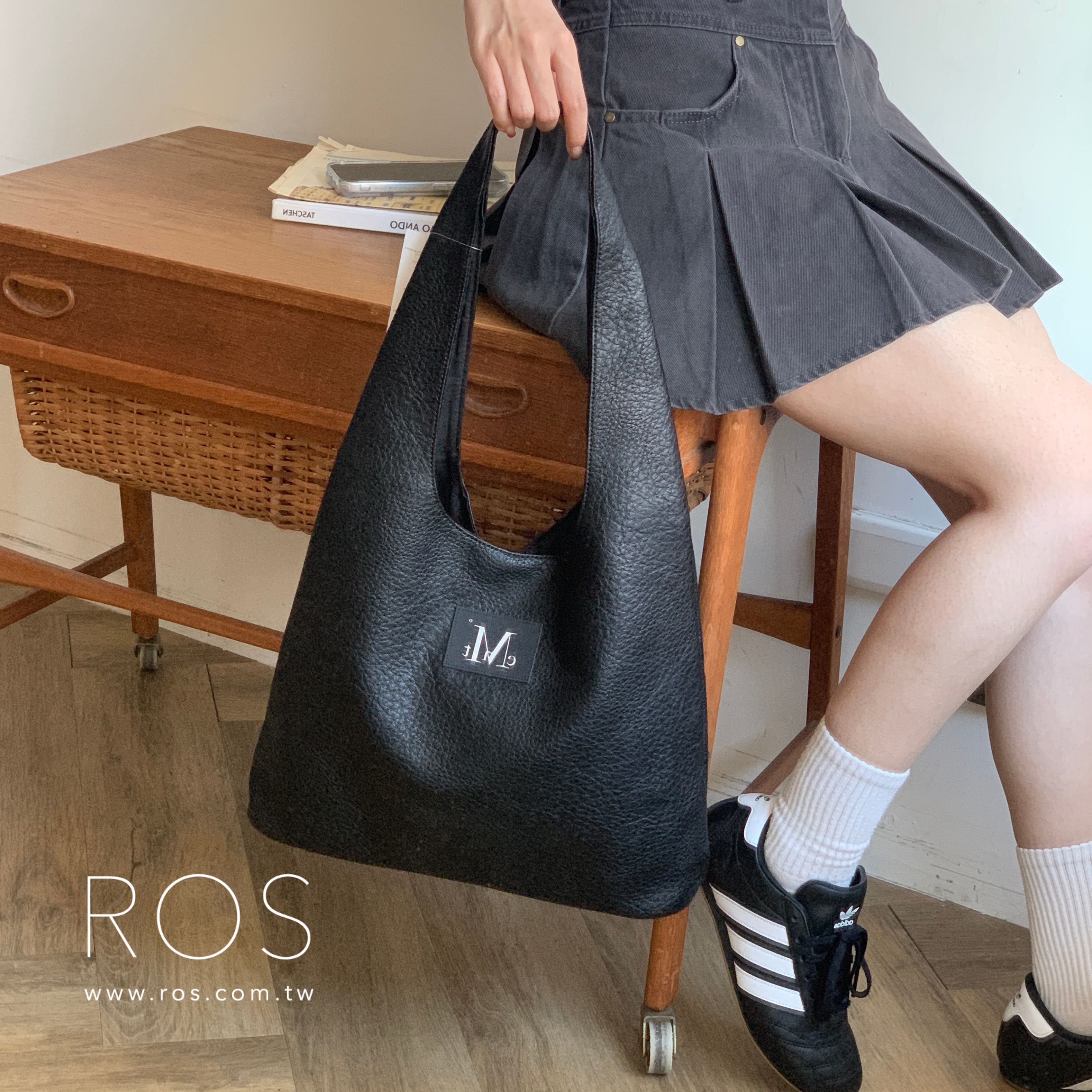 🇰🇷韓國 MUCENT 經典Logo 水桶包 黑