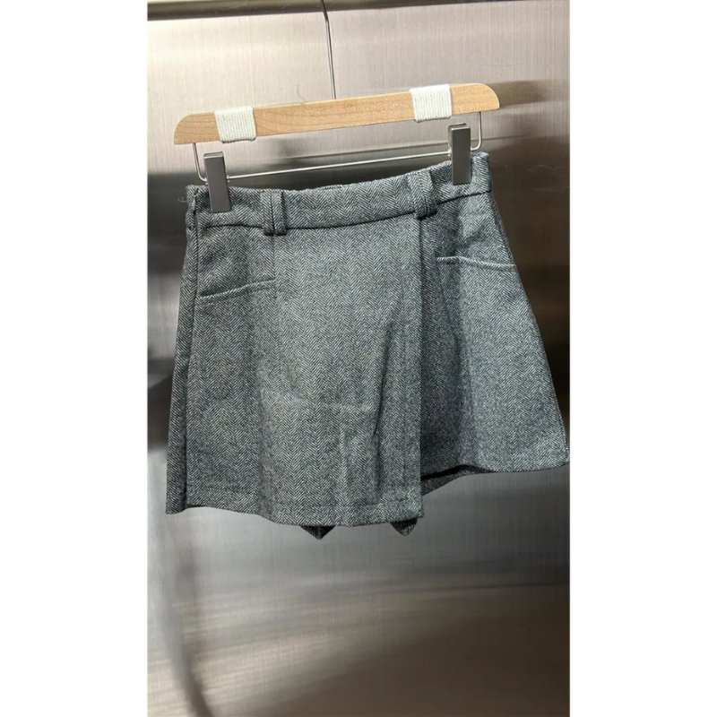HKCG0302-054 BOT灰色短褲 (A54)