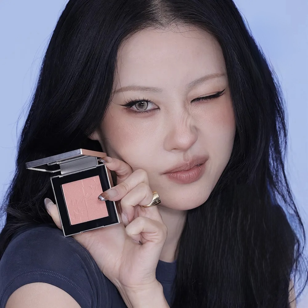 Two Slash Four SEQUIN CRUSH 光澤細閃腮紅