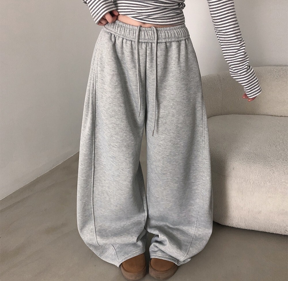 UCOM 高腰 後愛心 刺繡 寬版 休閒褲