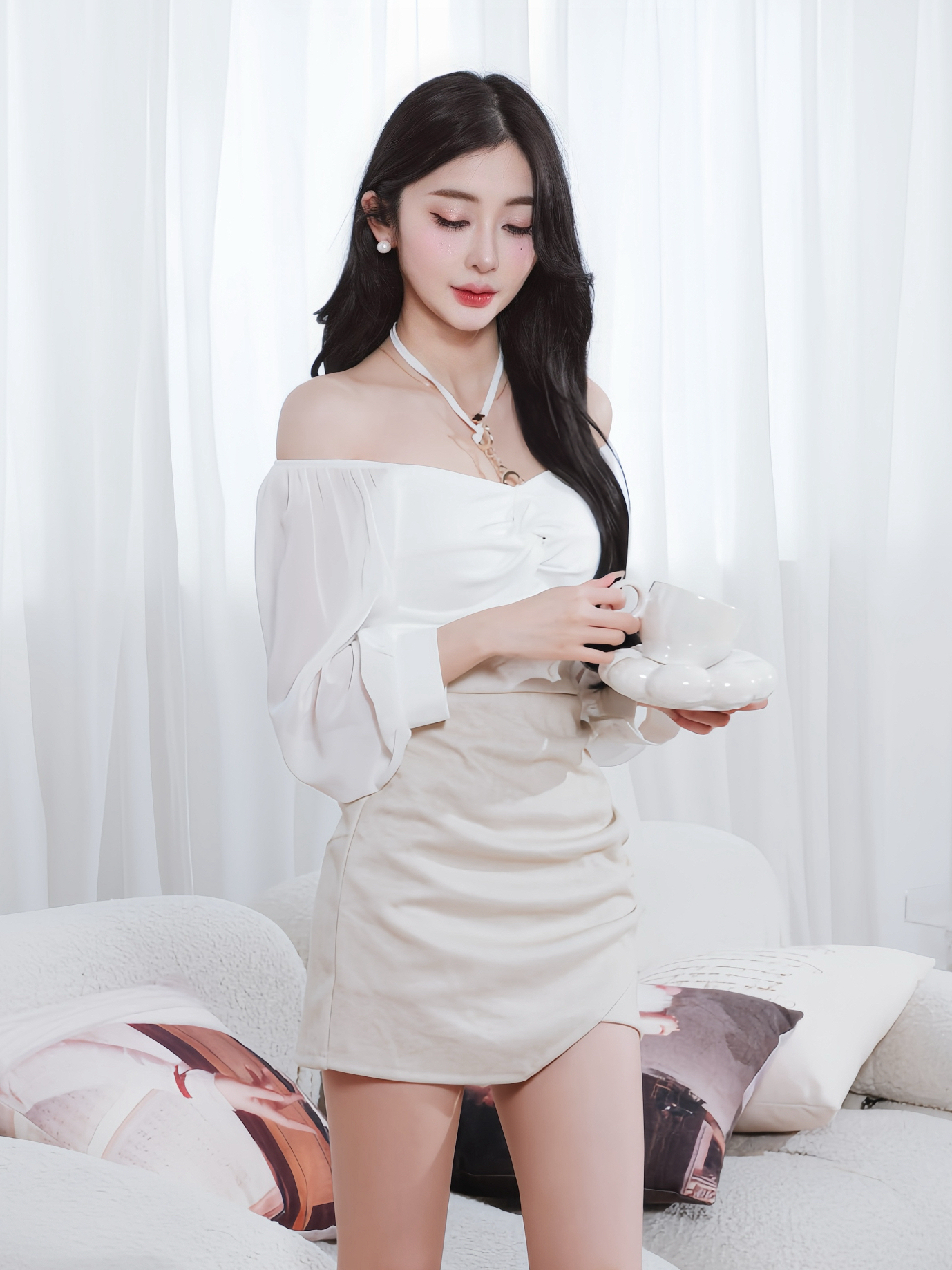 🤍一字領扣環扭結上衣（白色均碼）