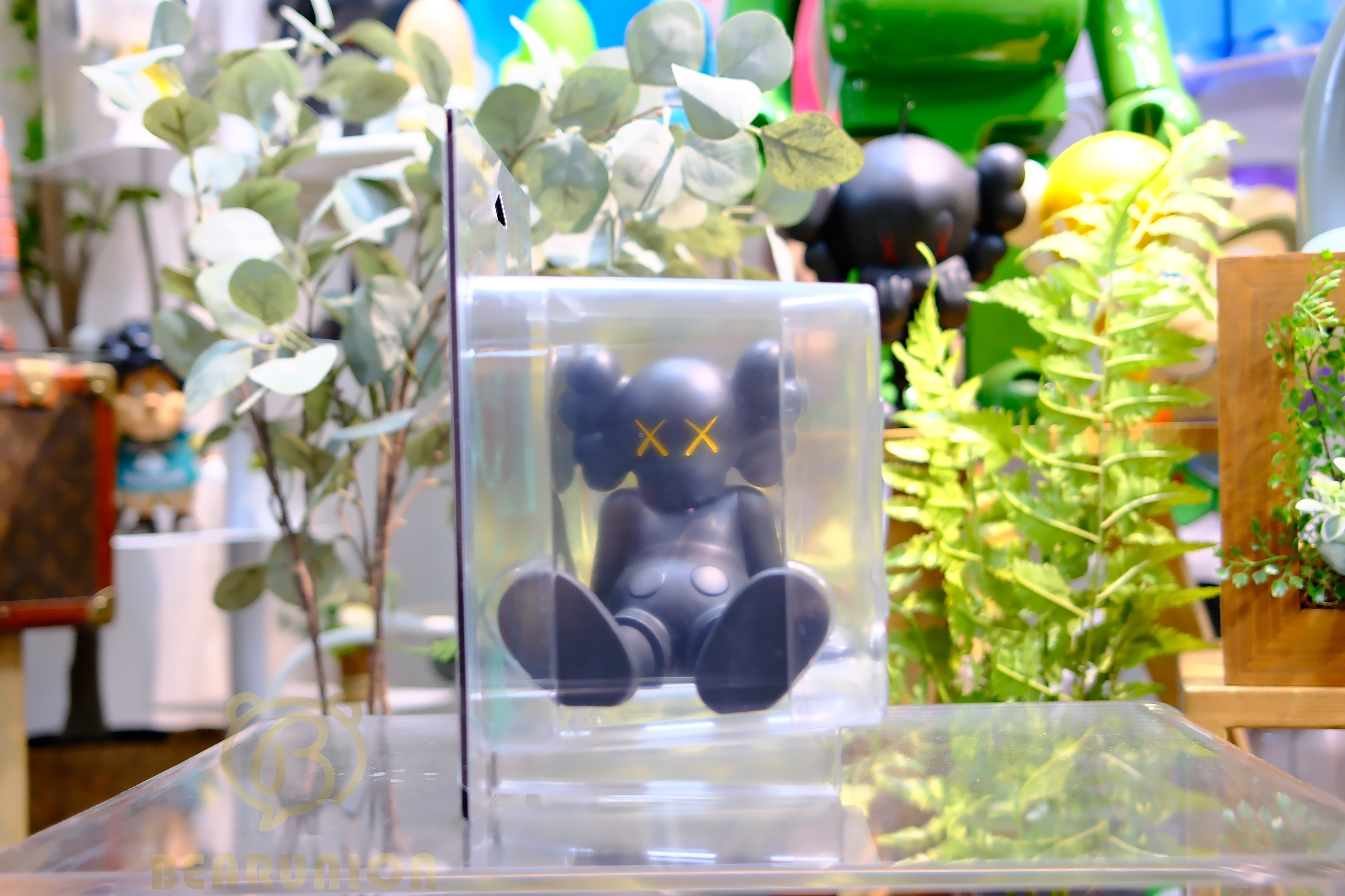 🥇現貨🥇KAWS Holiday Taipei Vinyl Figure Black