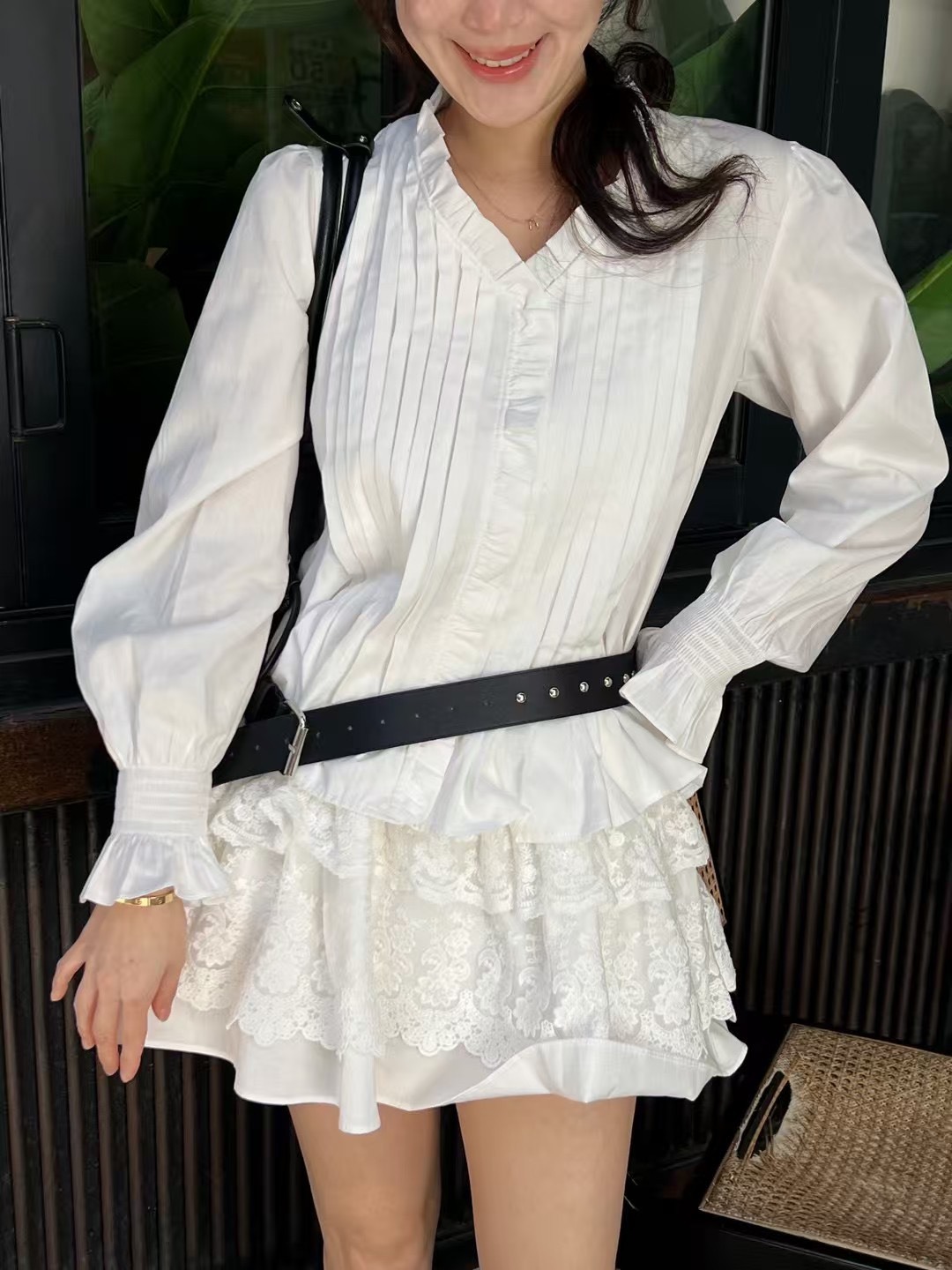 折紋傘擺V領襯衫 蕾絲短裙(分售)