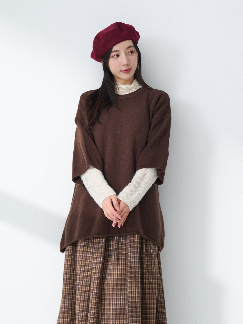 圓領素色自然捲邊七分寬袖長版針織毛衣