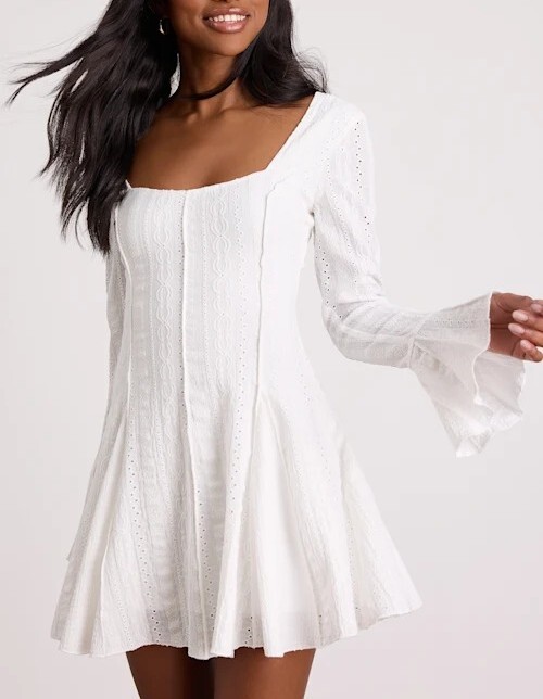 White白色洞眼紋路蕾絲布 Mini Dress