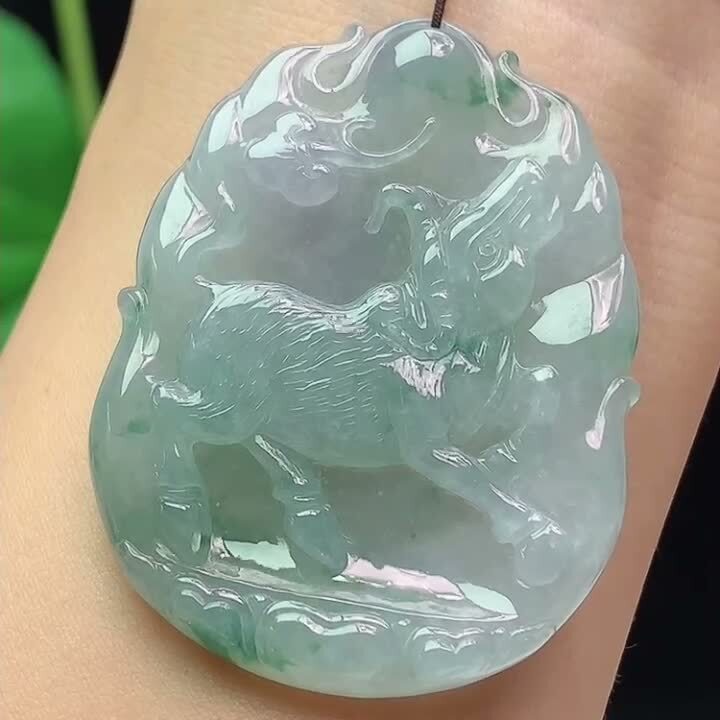 129343 翡翠飄花牛牌