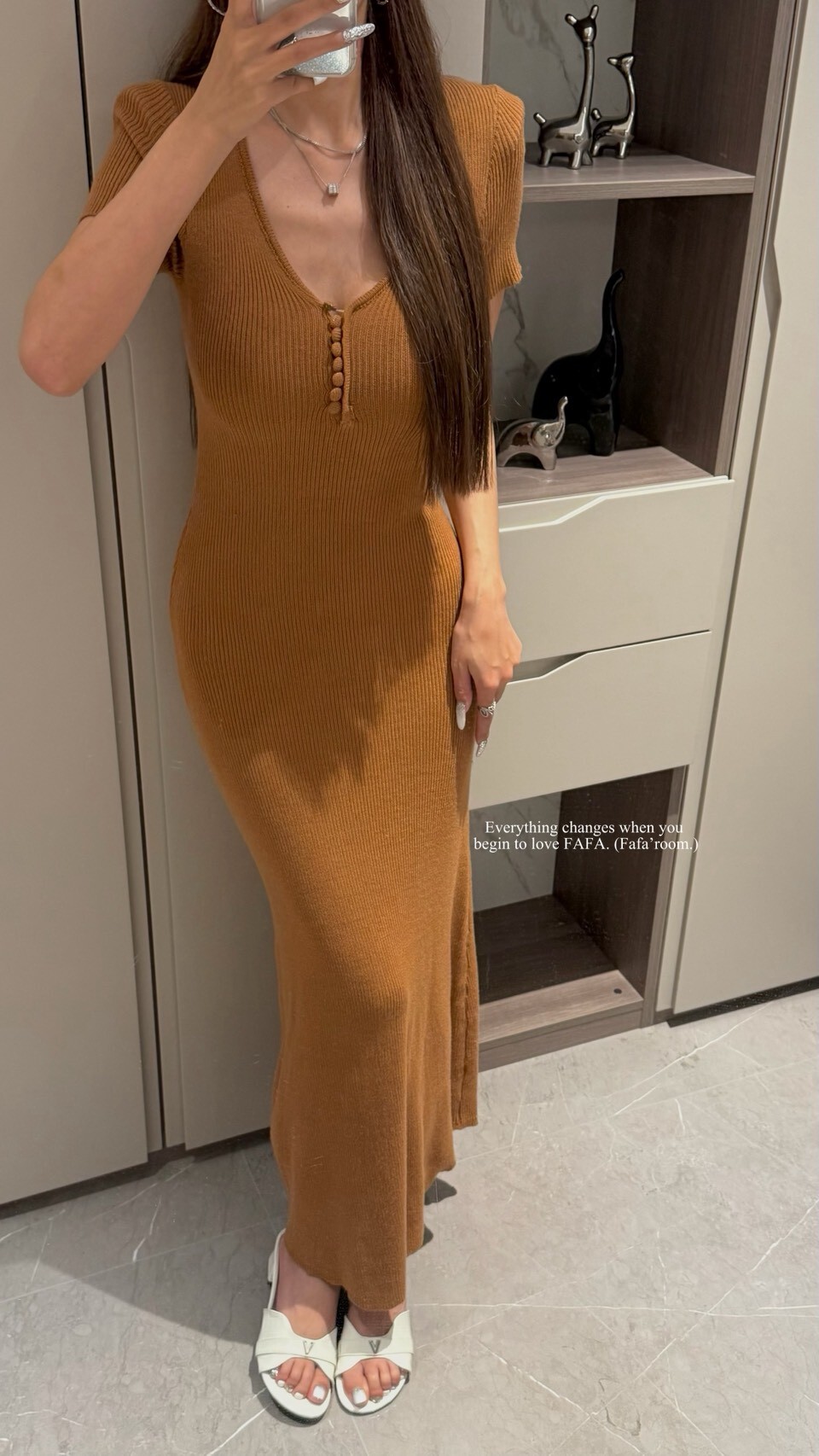 【Mar.3】AF'1修身V領針織長裙