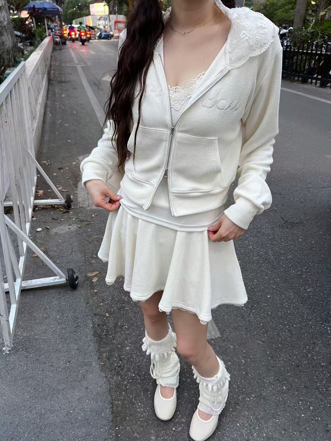 蕾絲連帽合身拉鍊外套  短傘裙(分售)