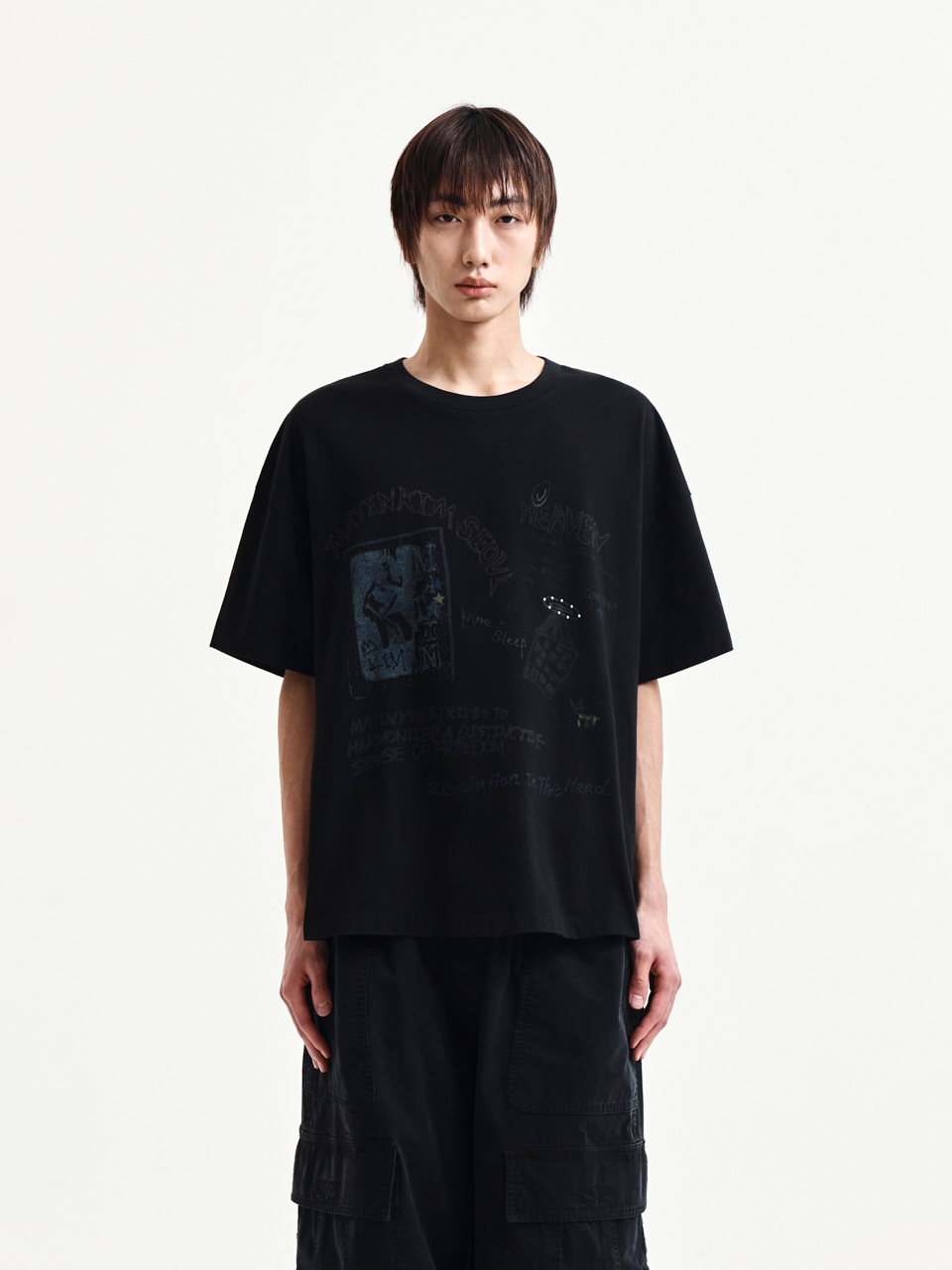 GRAFFITI ARTWORK TOP IN BLACK