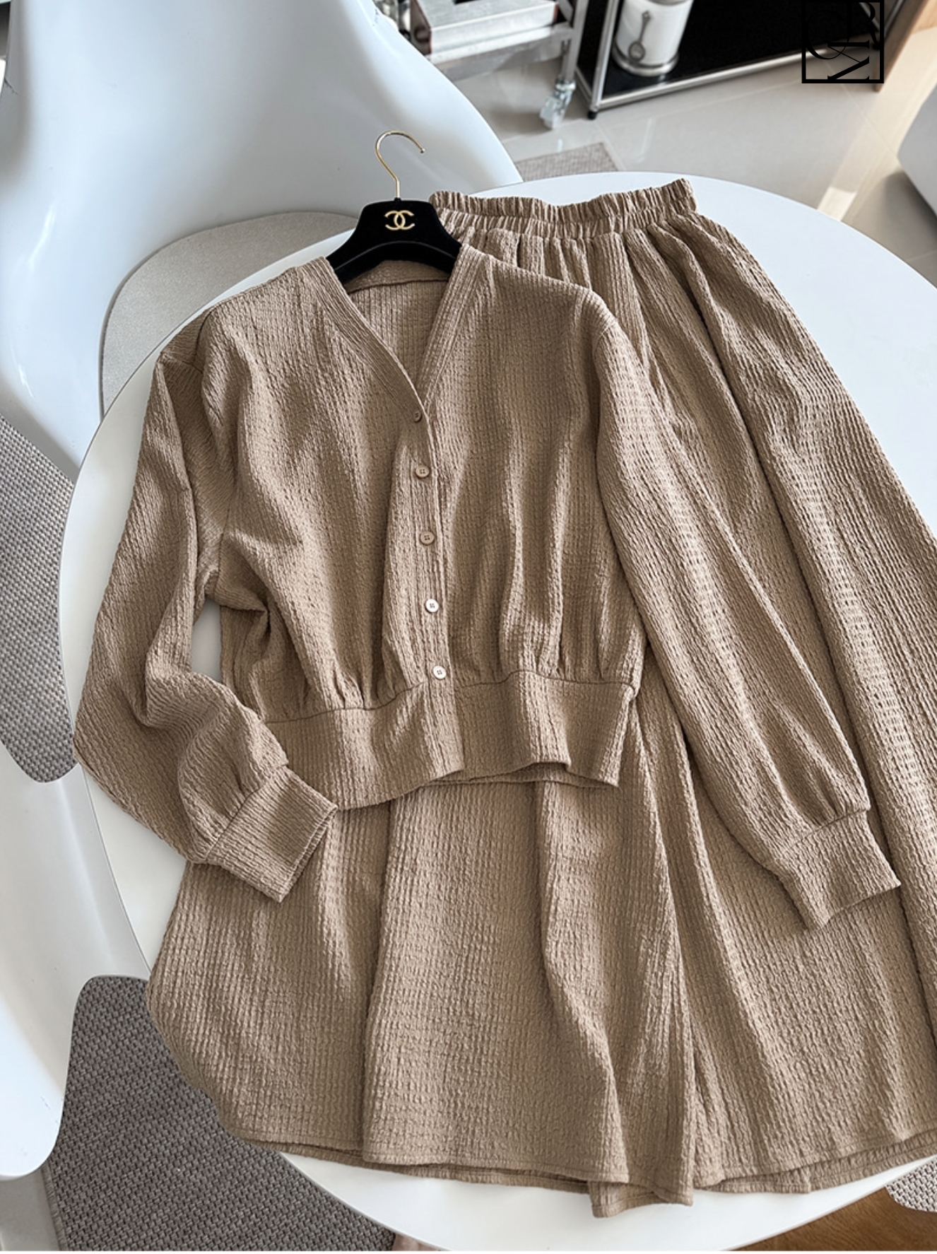 織紋感排釦V領上衣罩衫+長裙SET / 3色