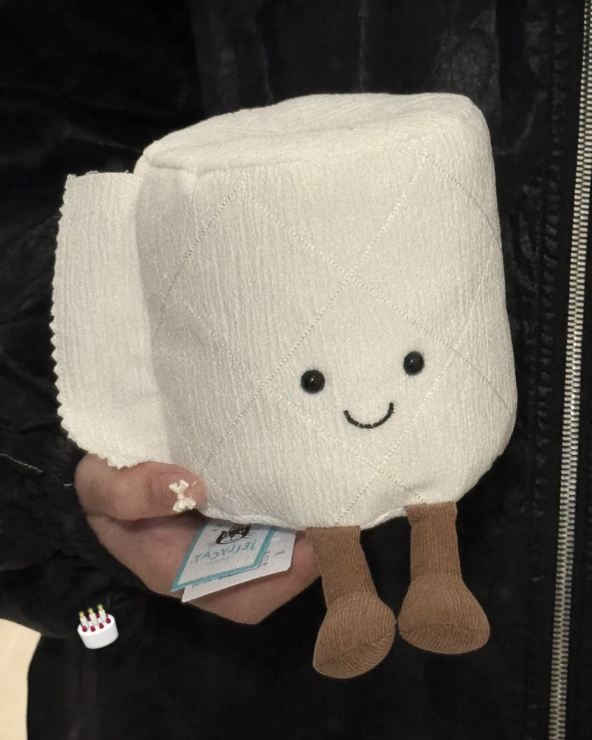 JELLYCAT 趣味物品系列 Toilet Roll 捲筒 衛生紙 毛絨 安撫娃娃 玩偶 15cm