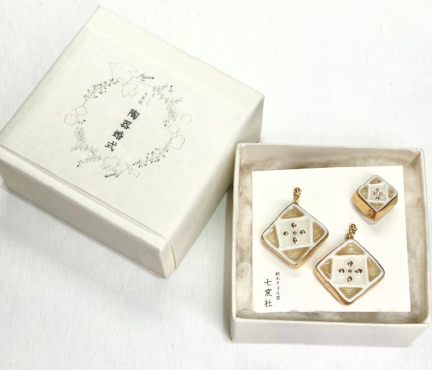 七窯社 - 亞麻陶飾 西裝胸針 耳環 婚禮飾品組