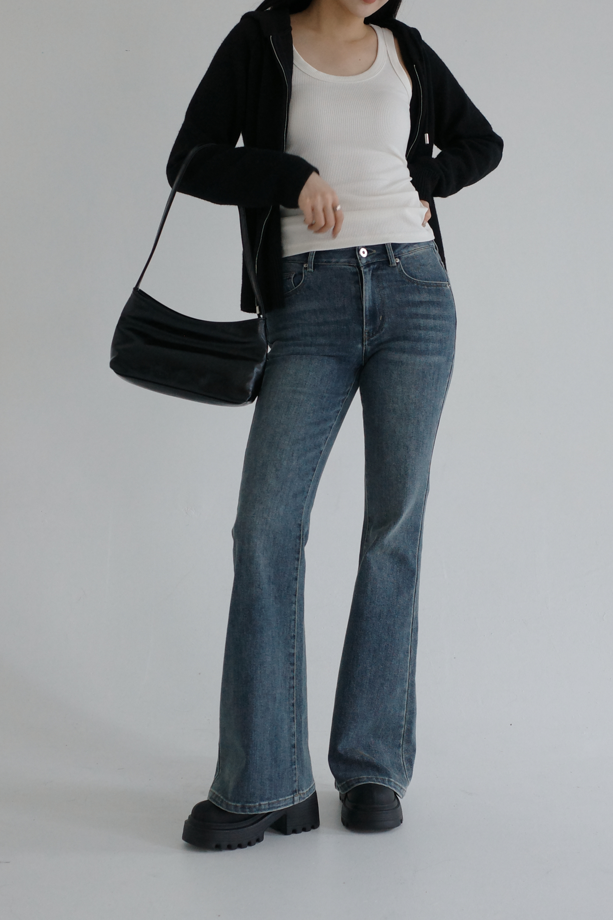 【4月底出貨】Gmade/女團長腿 彈性刷色牛仔喇叭褲-復古藍