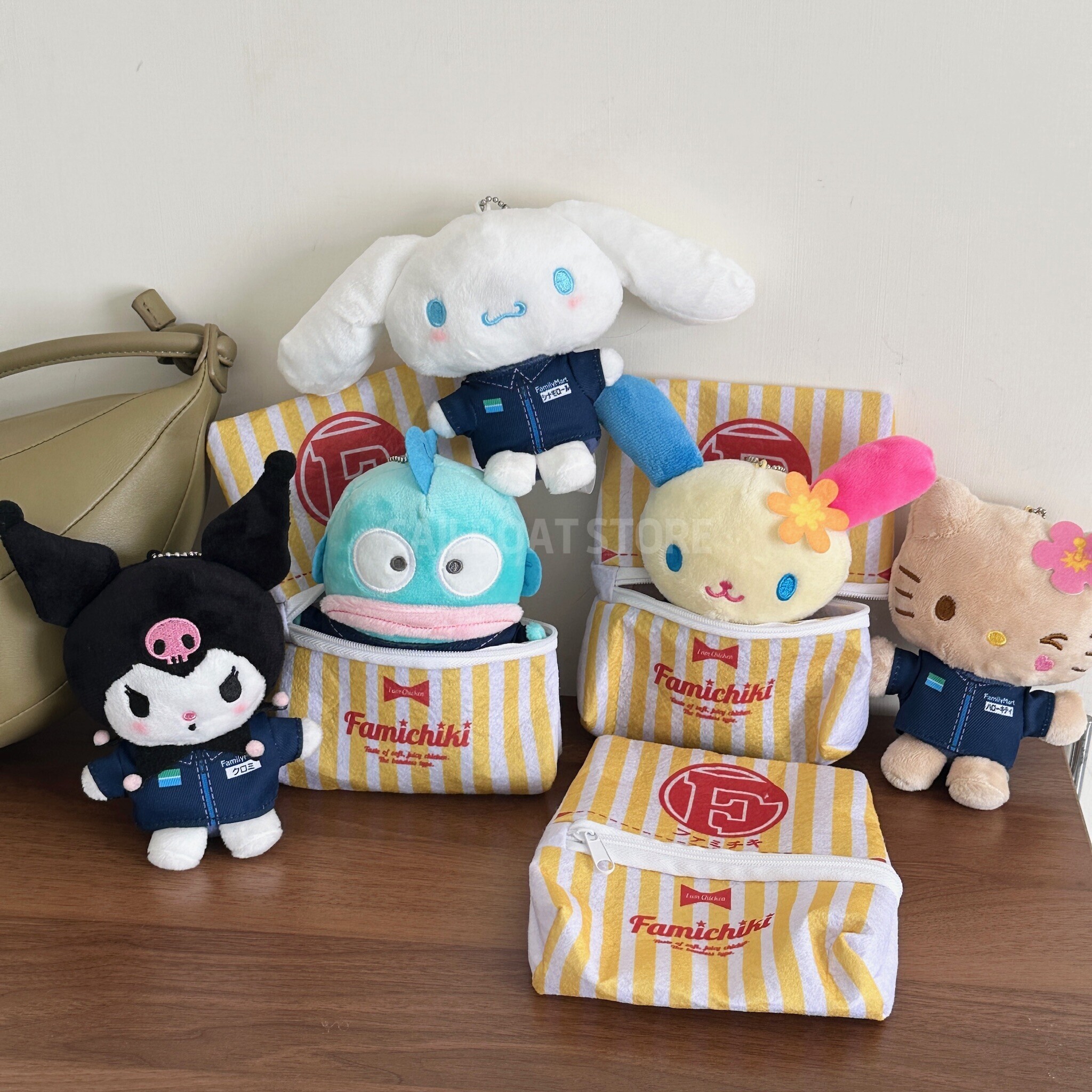 #現貨供應 🇯🇵日本 全家 FAMICHIKI × 三麗鷗 吊飾娃娃 福袋 拖鞋 行動電源 周邊