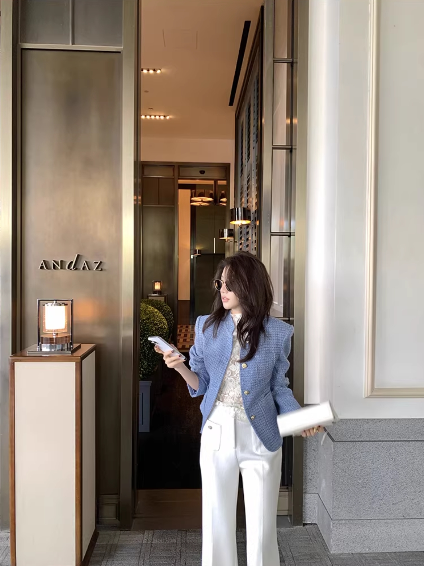 藍白格線織紋感排釦小香風外套-S-L (Elegant & Love)