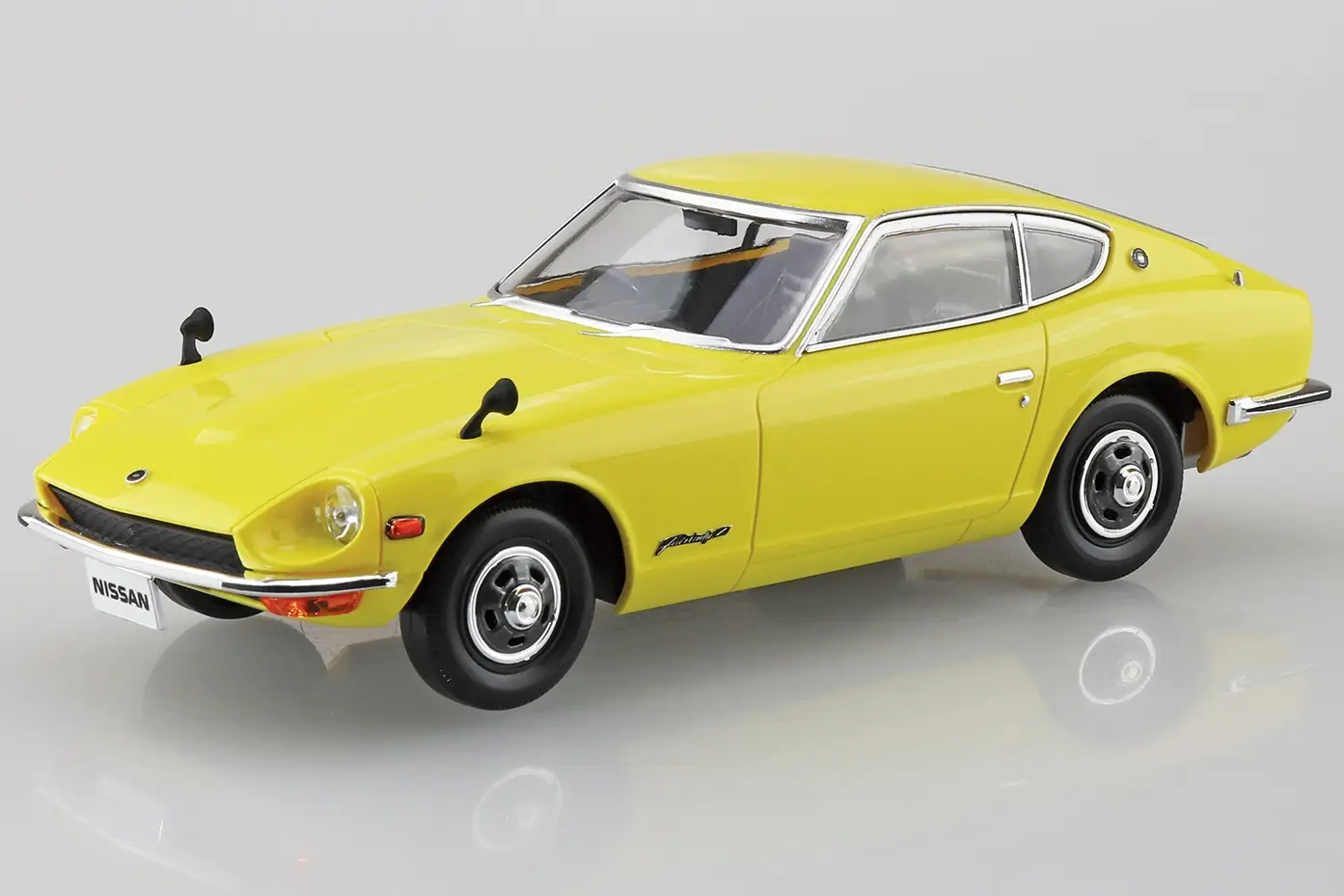 AOSHIMA 塑膠模型套件 拼裝套件 日產 Fairlady Z（黃）13-C 比例 1/32