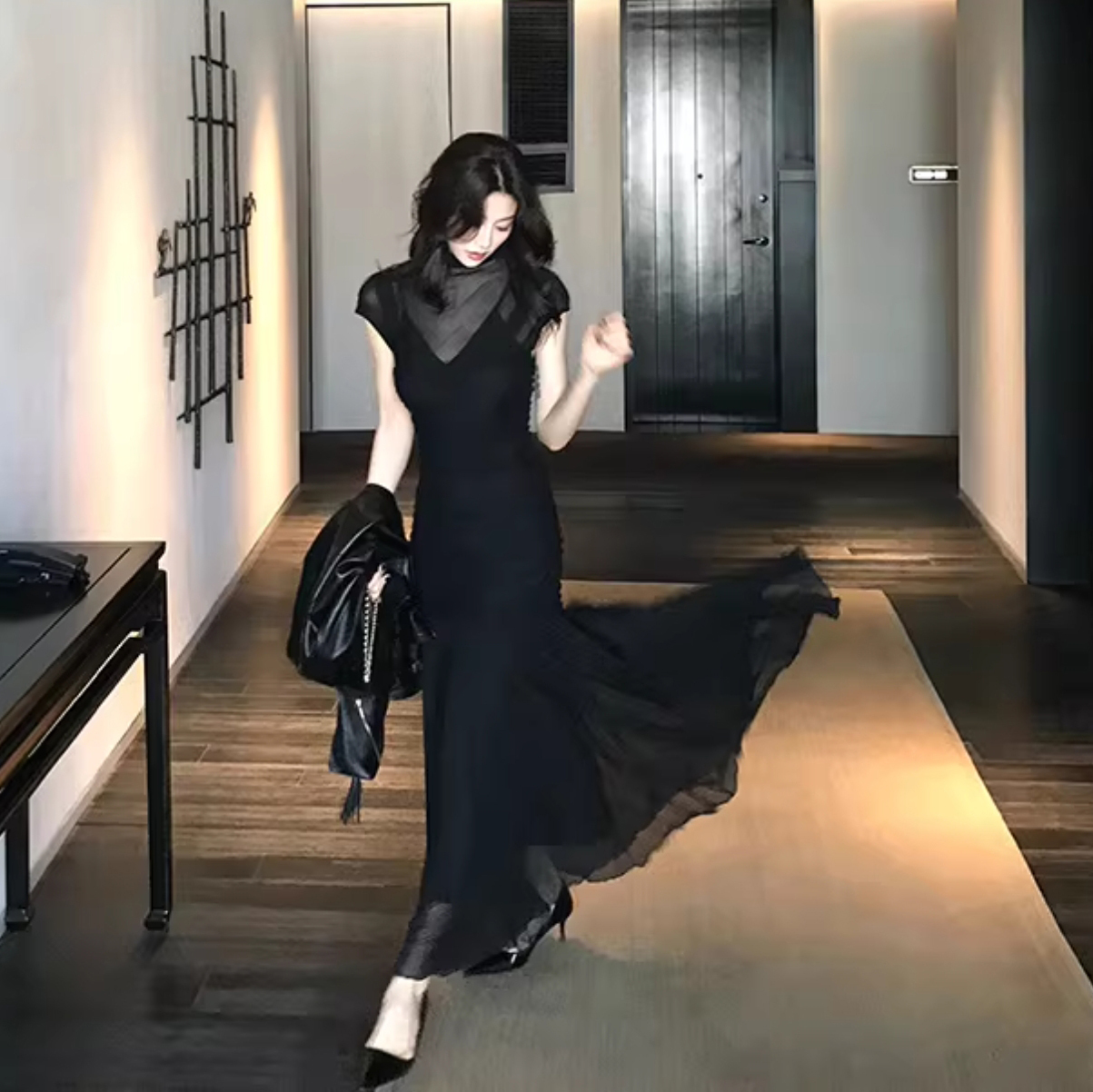 透膚感拼接V字收腰傘擺魚尾長洋裝-S-XL / 2色 (Elegant & Love)