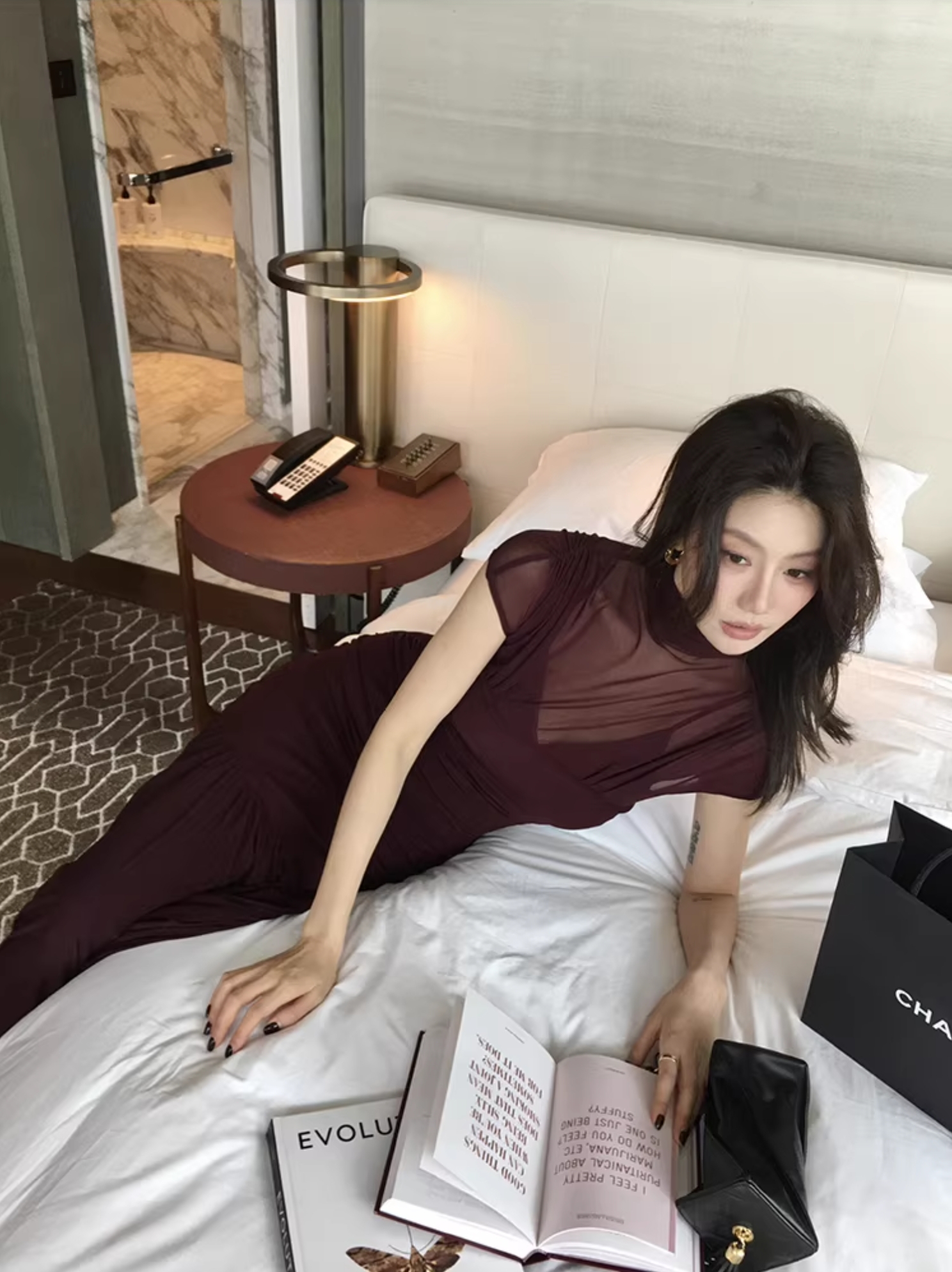 透膚感拼接V字收腰傘擺魚尾長洋裝-S-XL / 2色 (Elegant & Love)