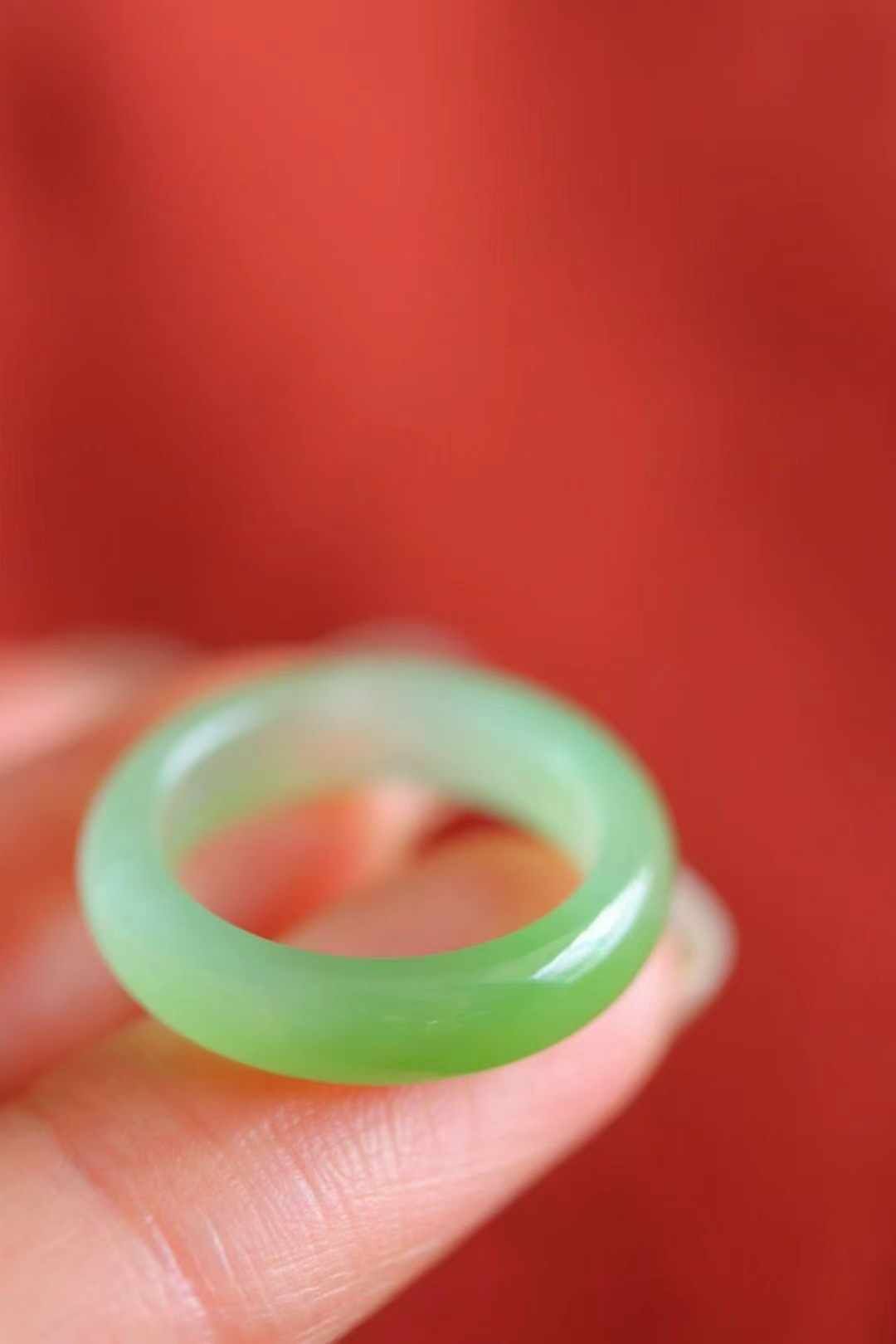 129725 和田玉蘋果綠碧玉指環 (圈口 12號)